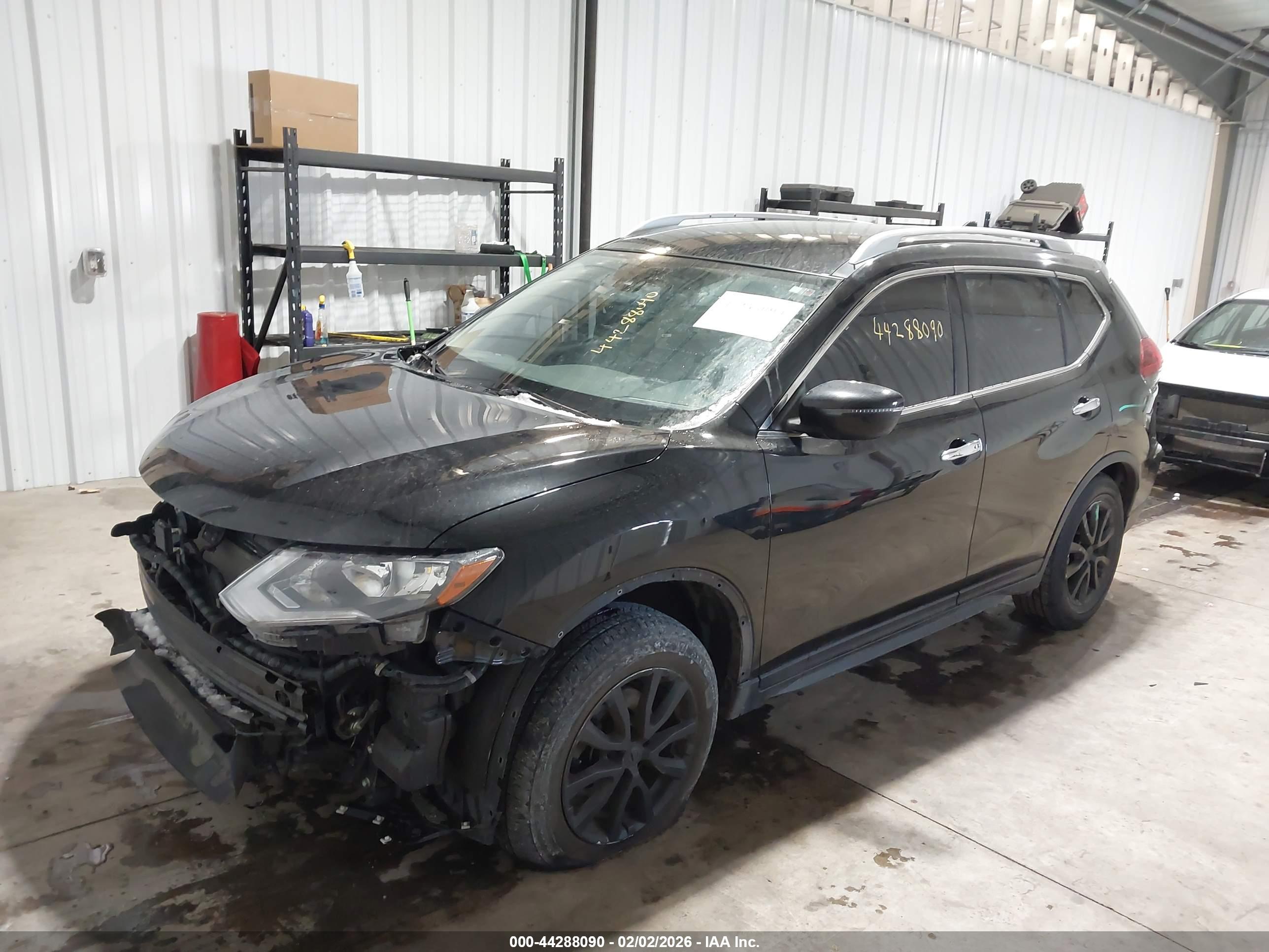 NISSAN ROGUE image 2