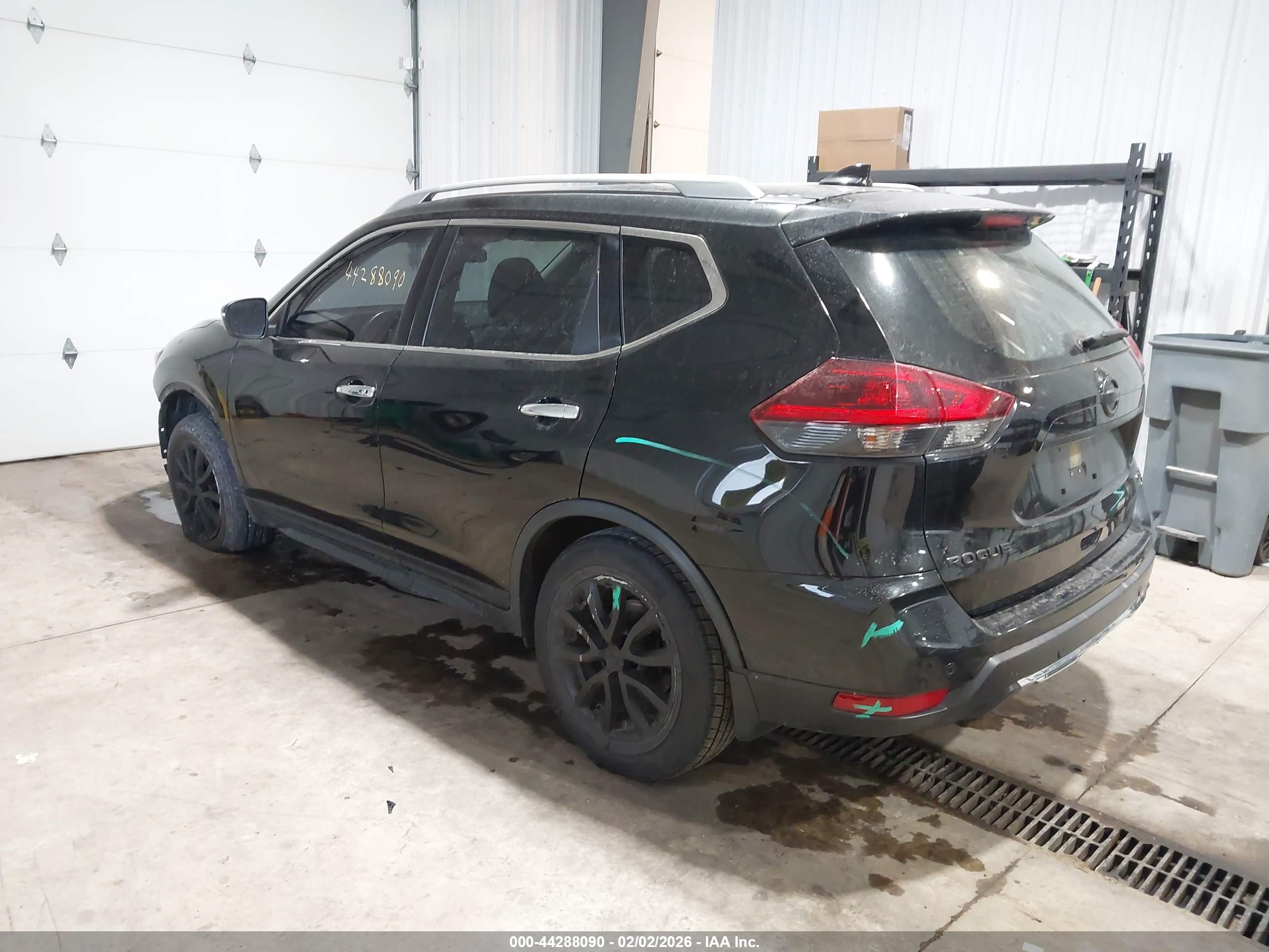 NISSAN ROGUE image 3