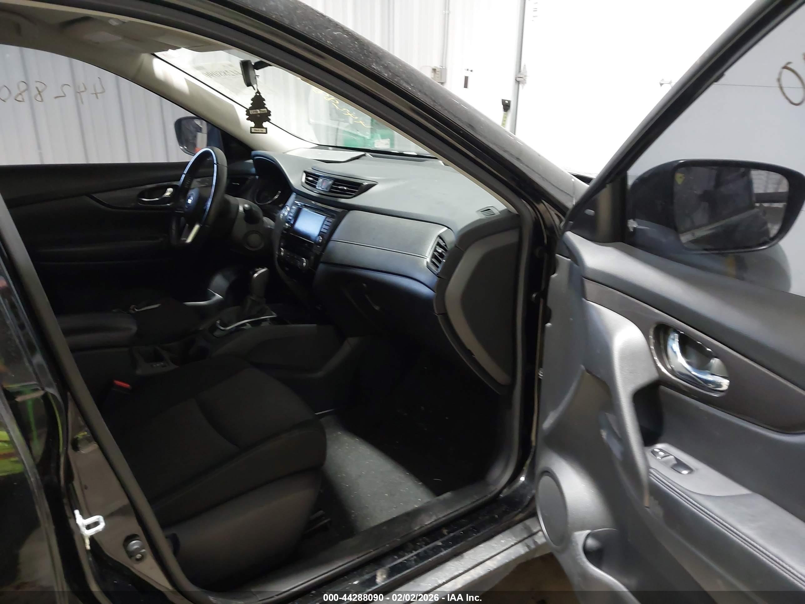 NISSAN ROGUE image 5