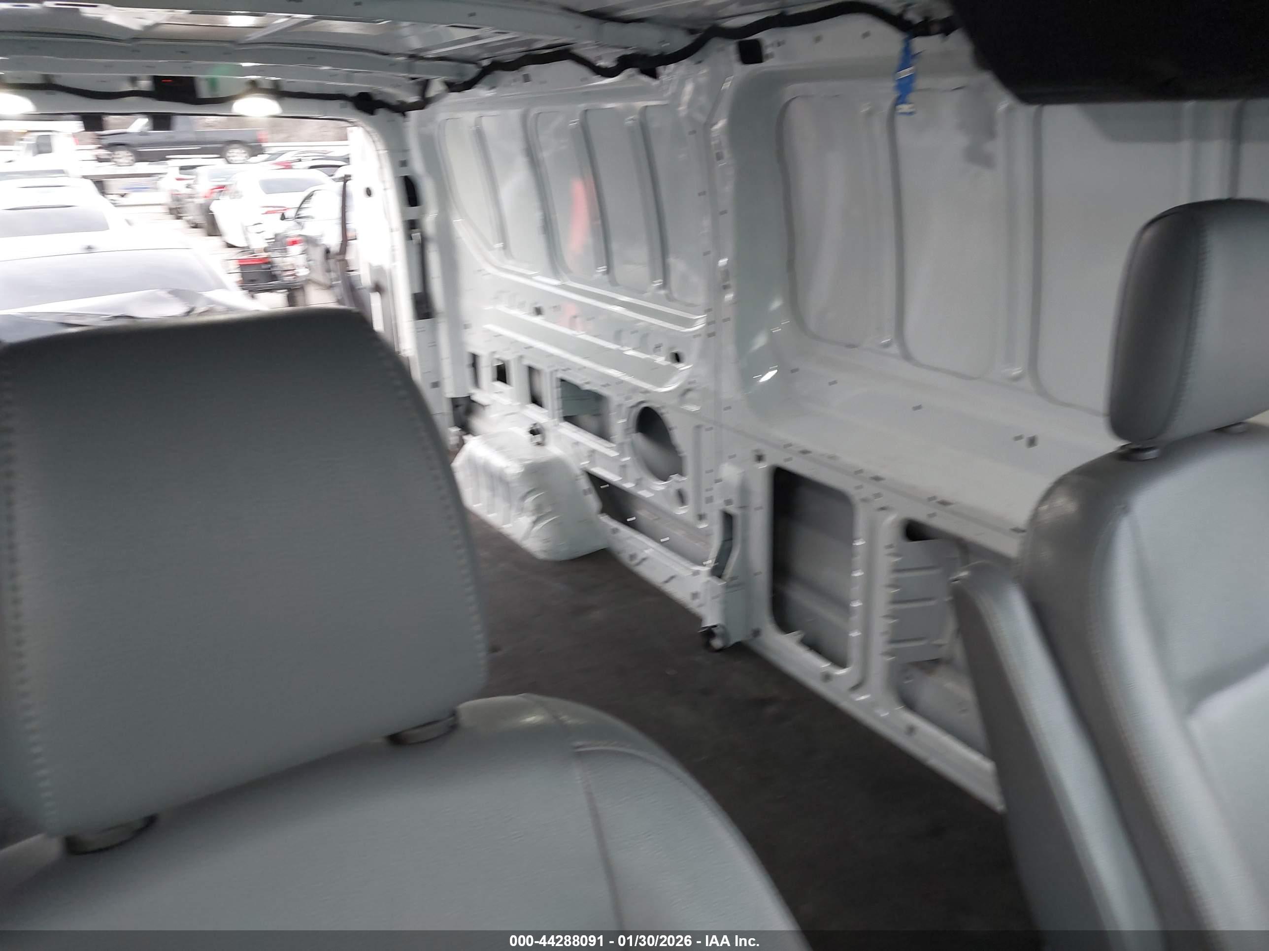 FORD TRANSIT-150 image 8