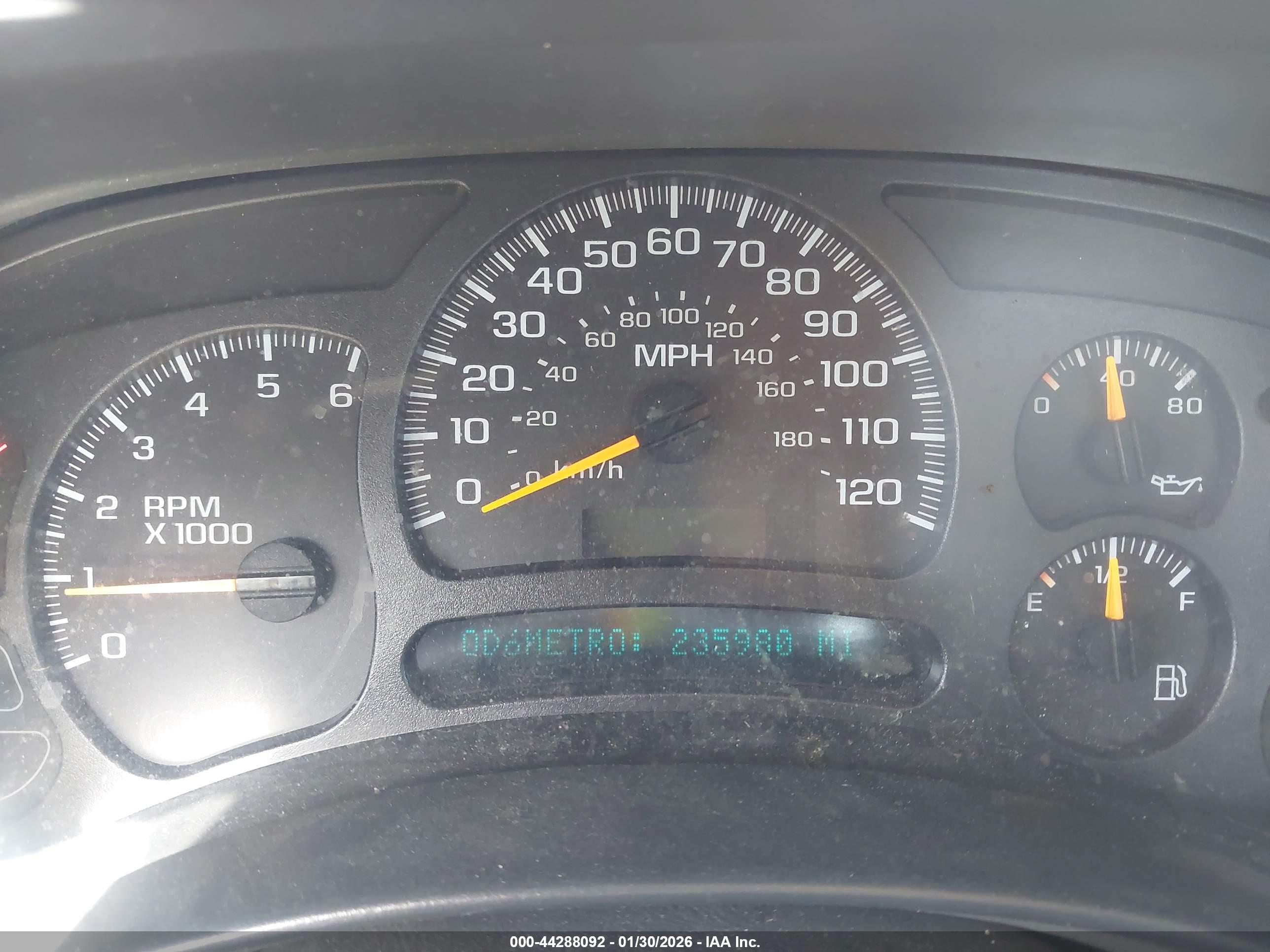 CHEVROLET SILVERADO image 7