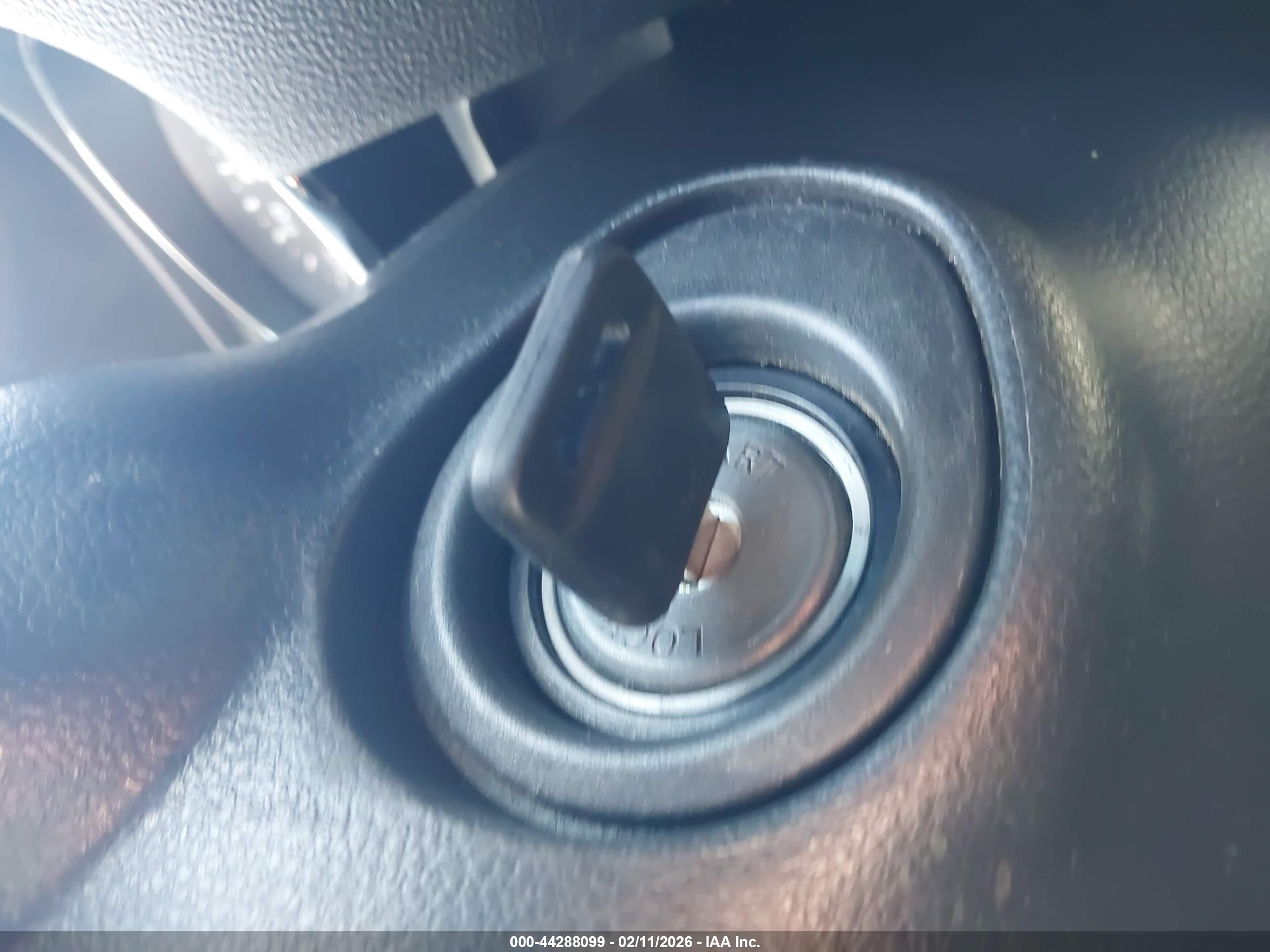 NISSAN ROGUE image 11