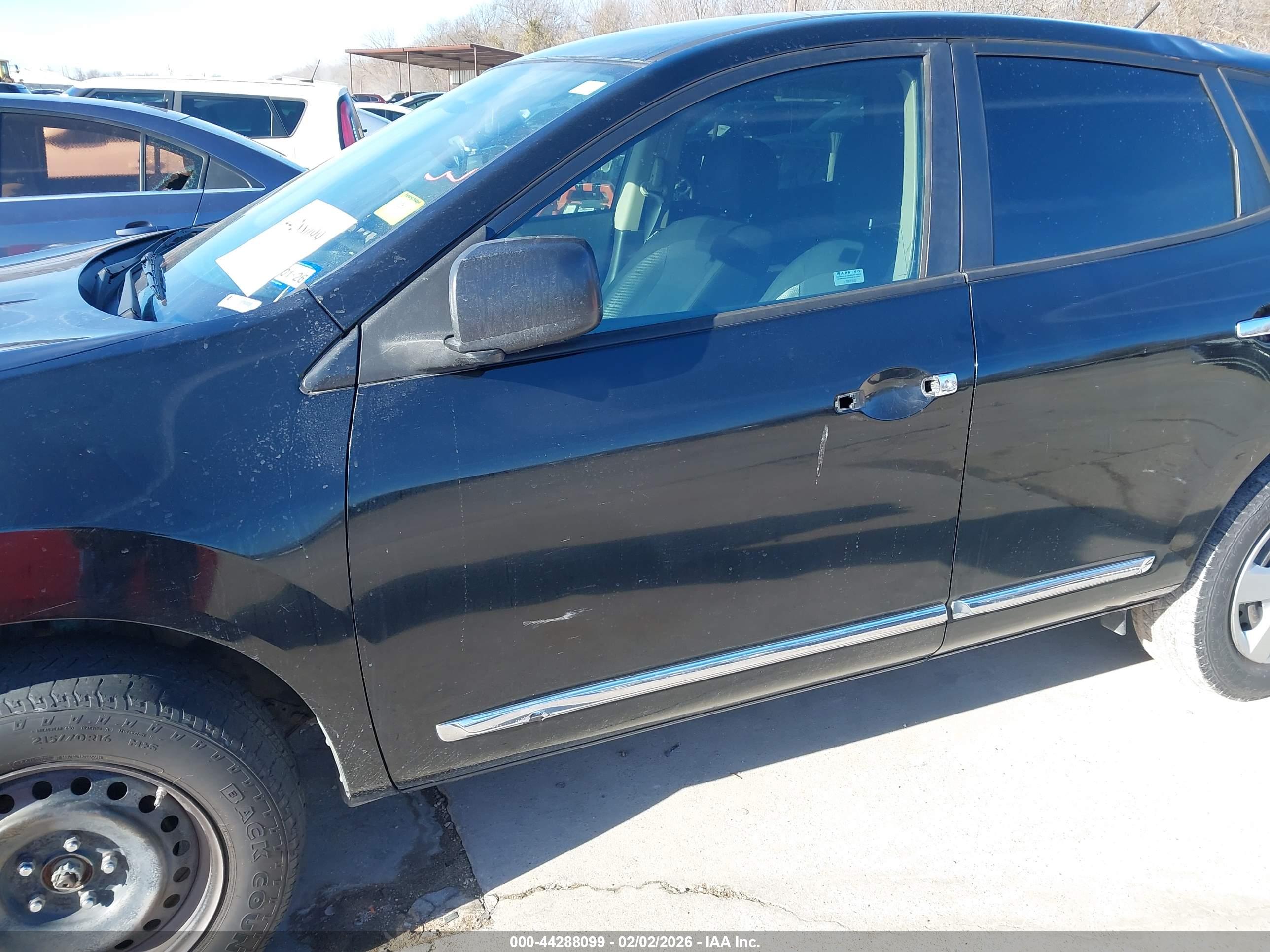 NISSAN ROGUE image 6