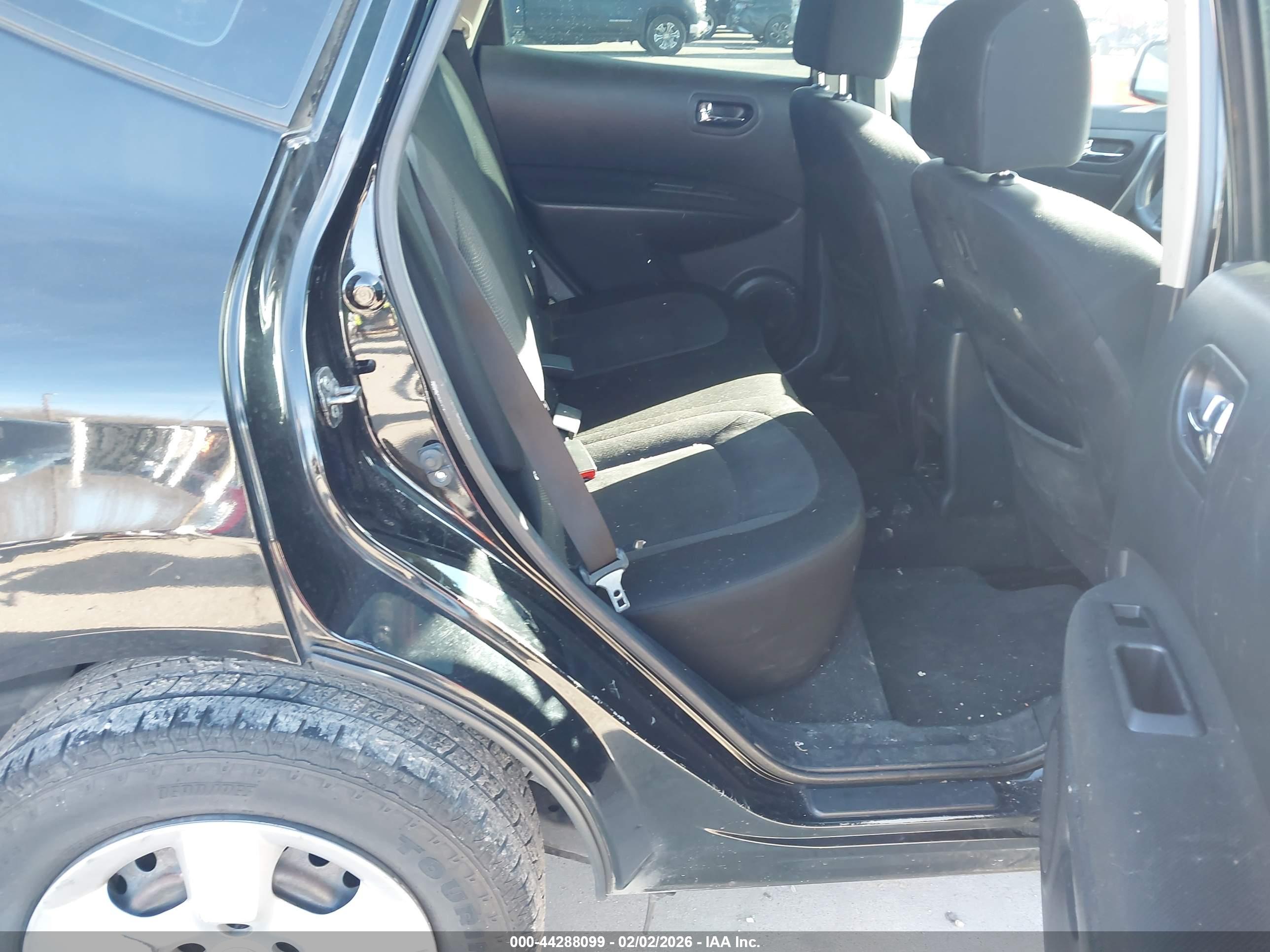 NISSAN ROGUE image 8