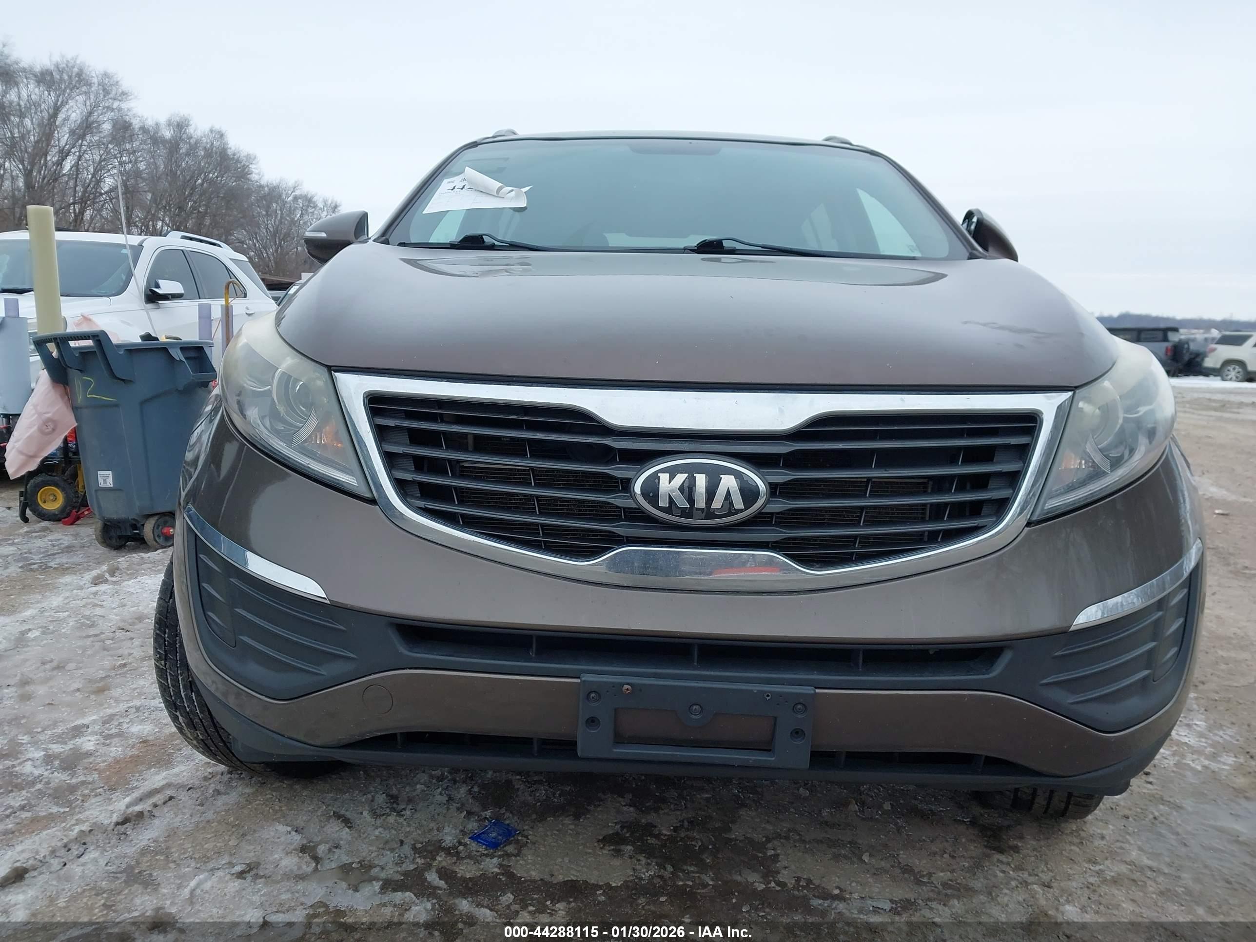 KIA SPORTAGE image 6