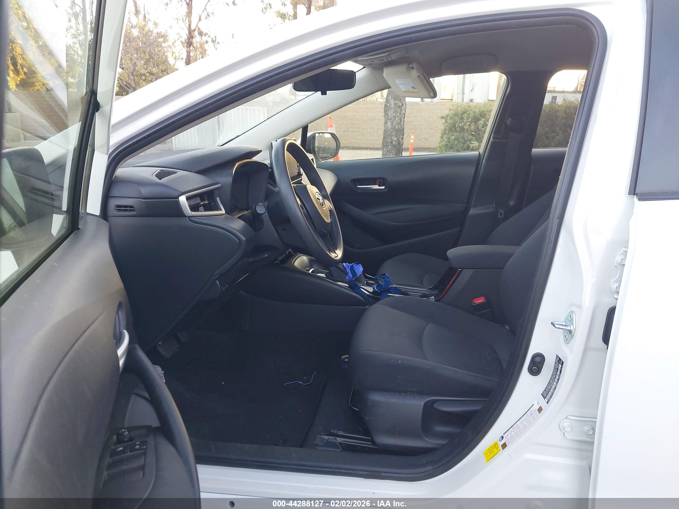 TOYOTA COROLLA image 5
