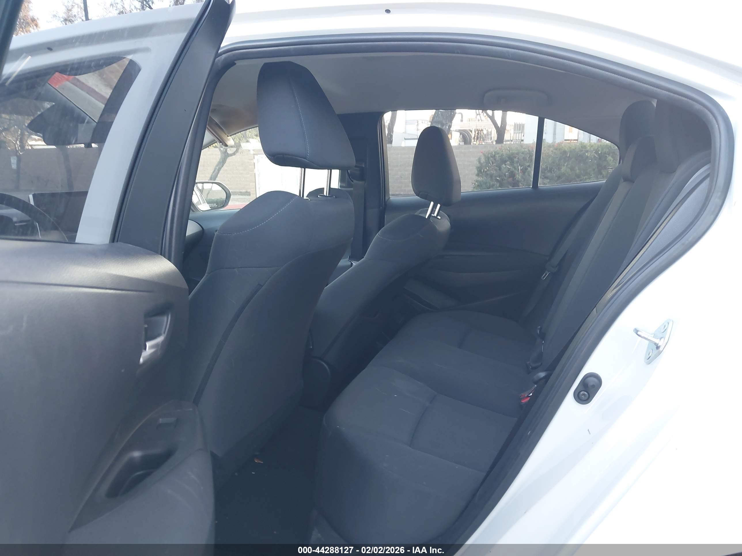 TOYOTA COROLLA image 8