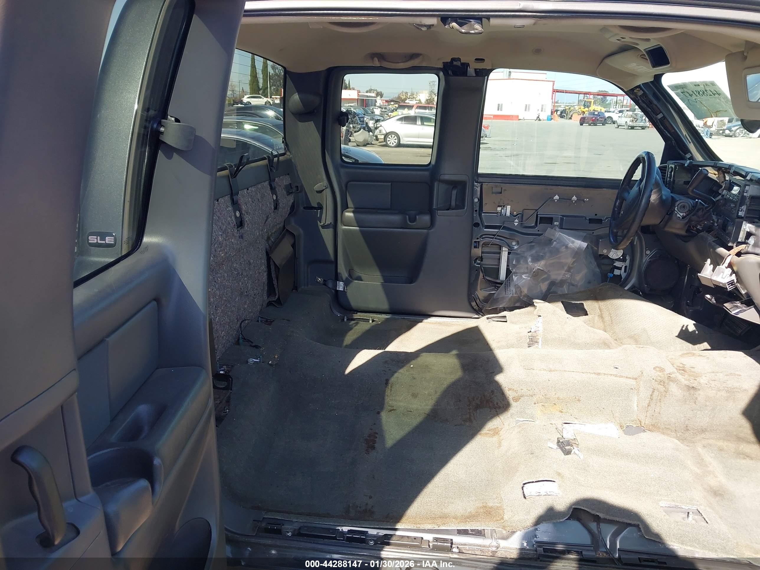 GMC SIERRA image 8