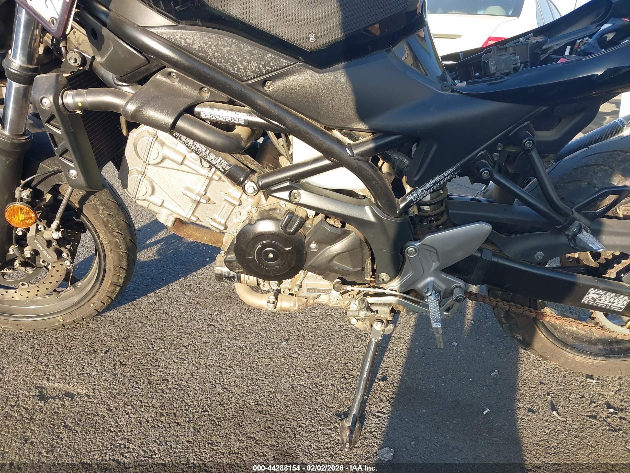 SUZUKI SV650 image 9