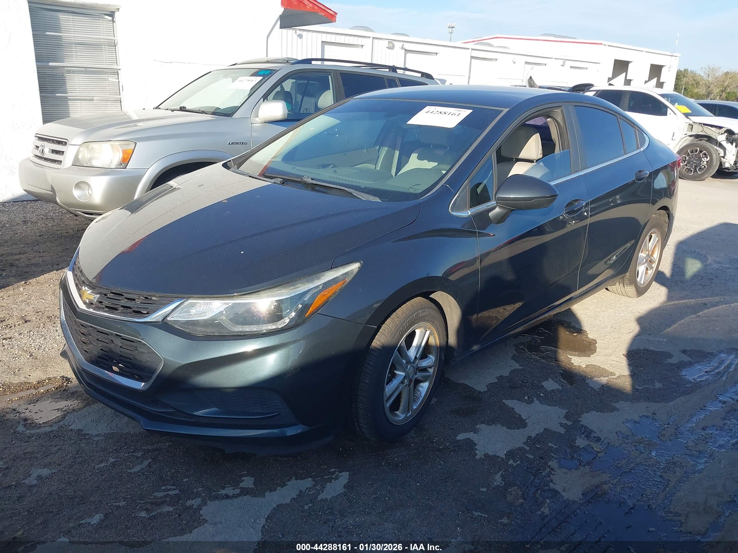CHEVROLET CRUZE image 2