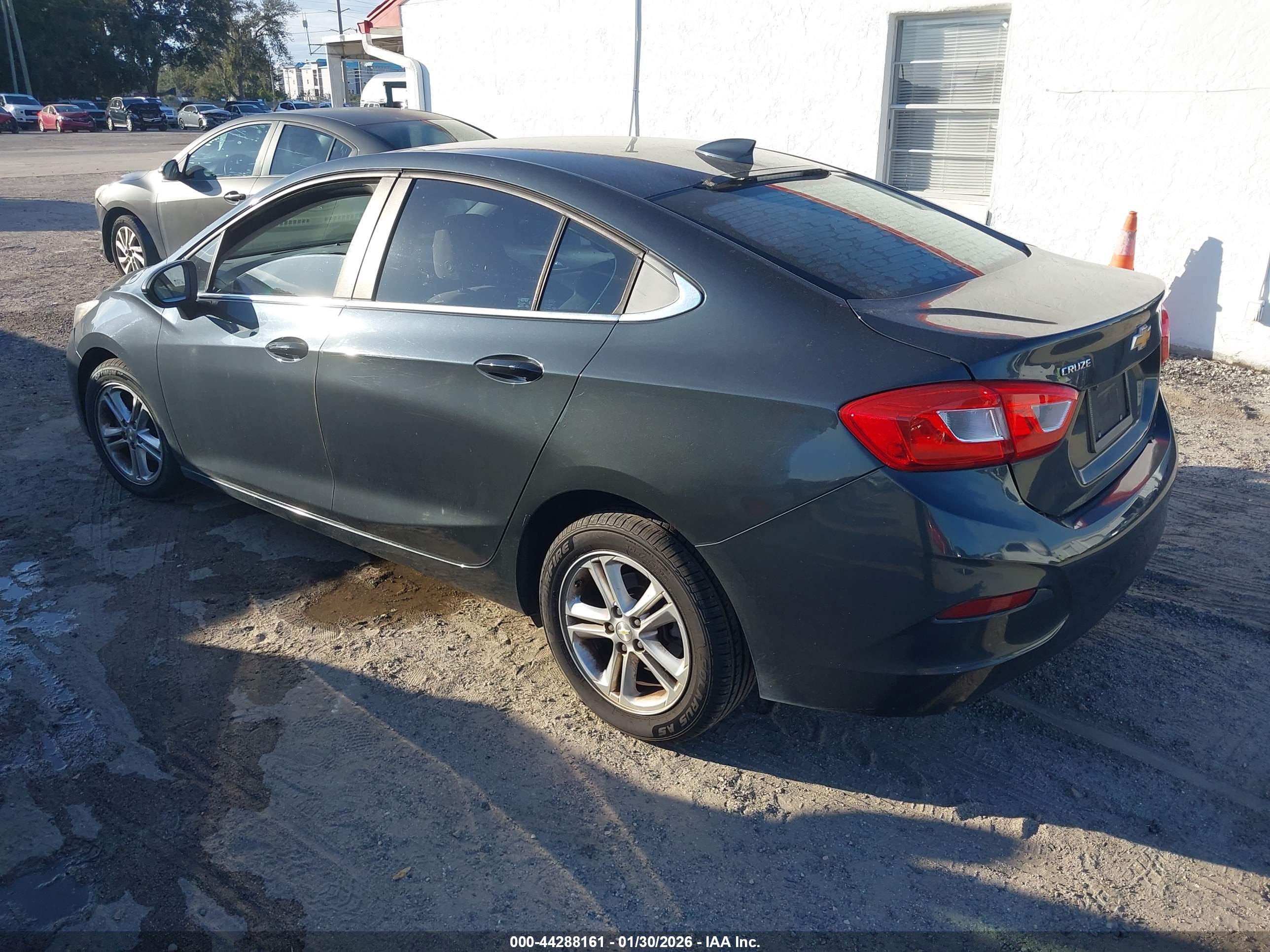 CHEVROLET CRUZE image 3