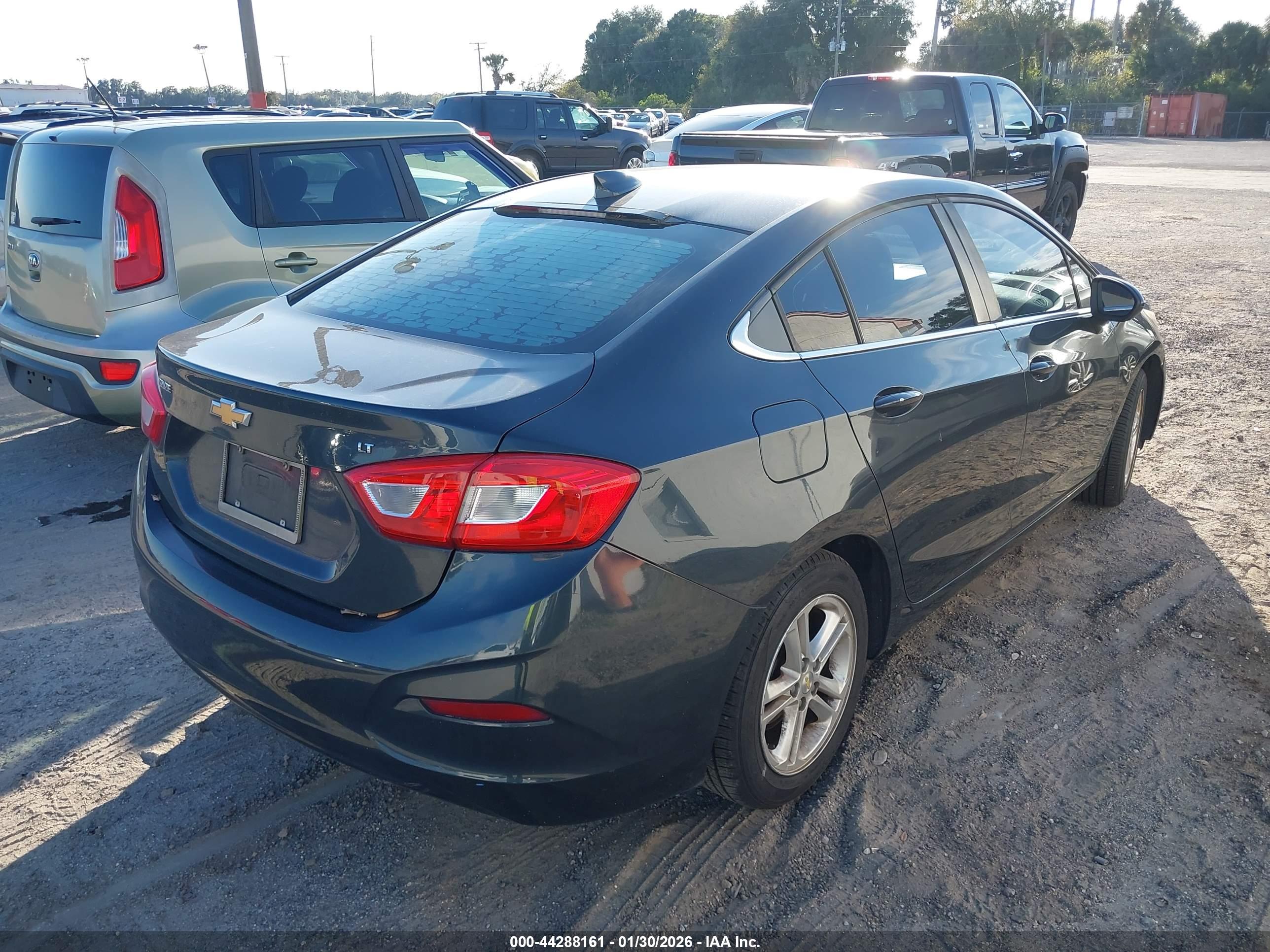 CHEVROLET CRUZE image 4