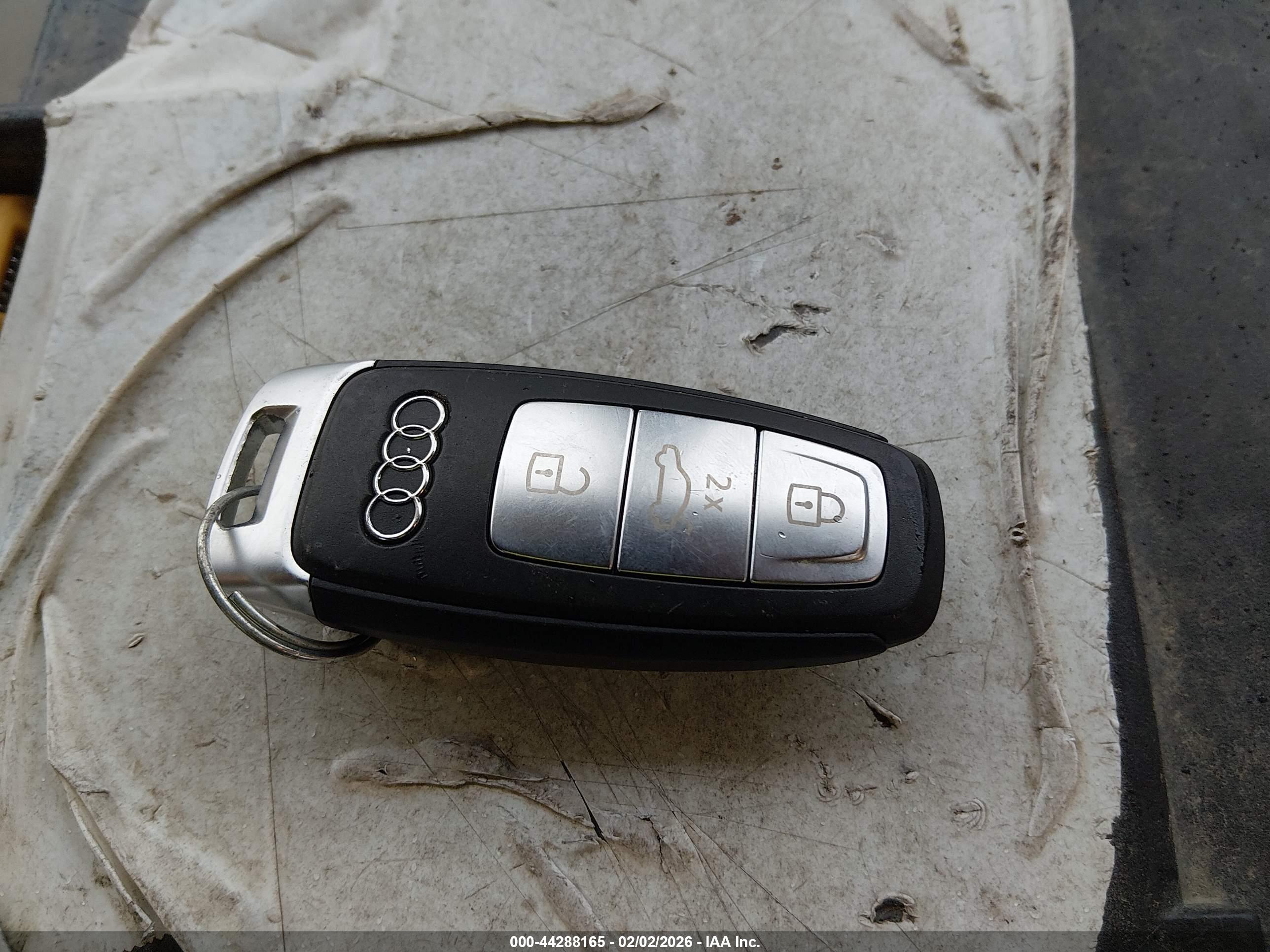 AUDI E-TRON image 11