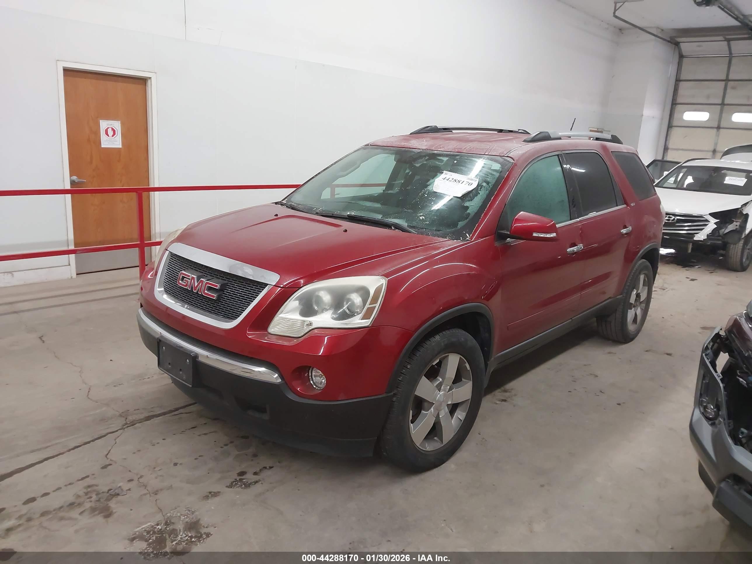 GMC ACADIA image 2