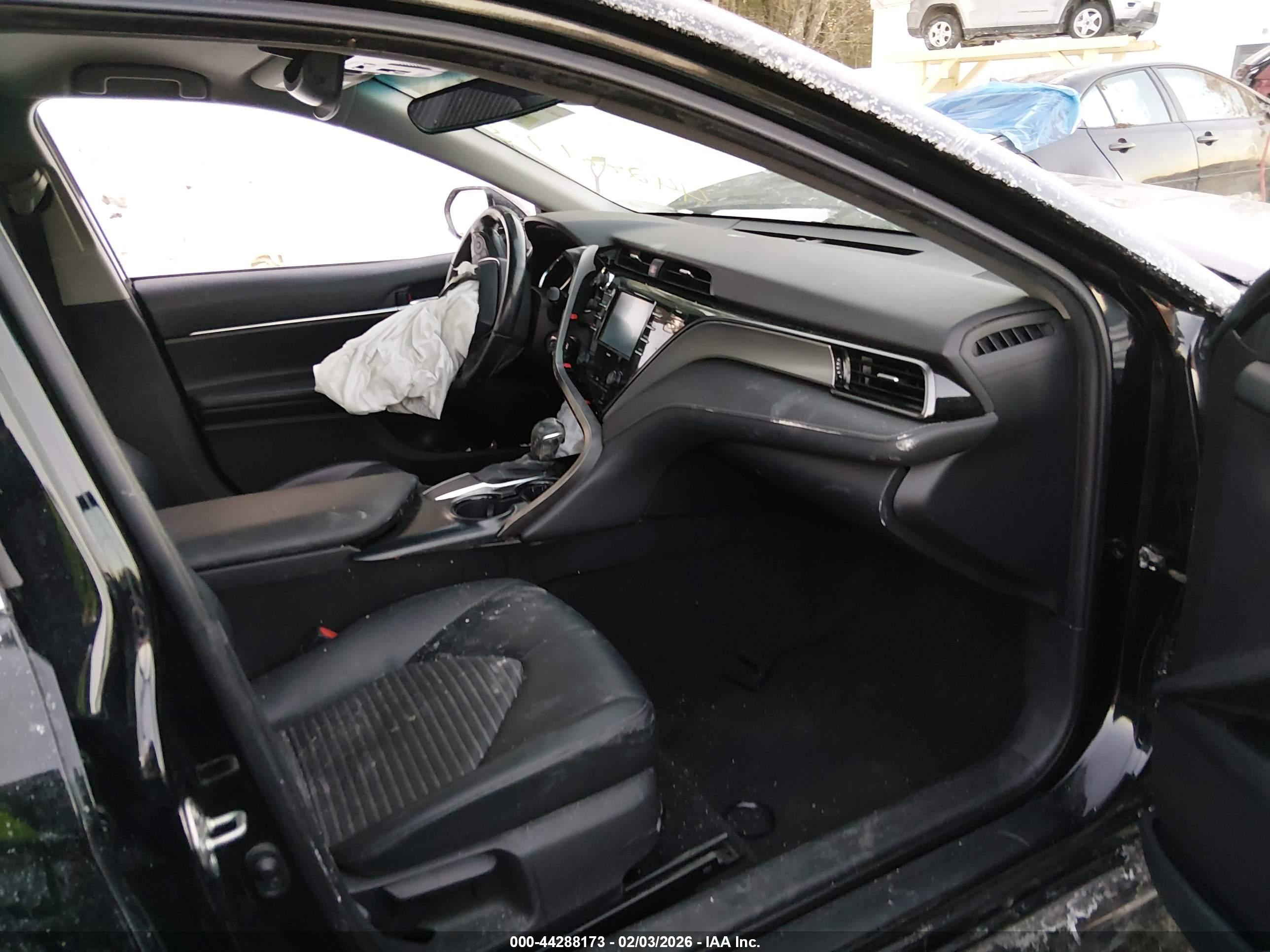 TOYOTA CAMRY image 5