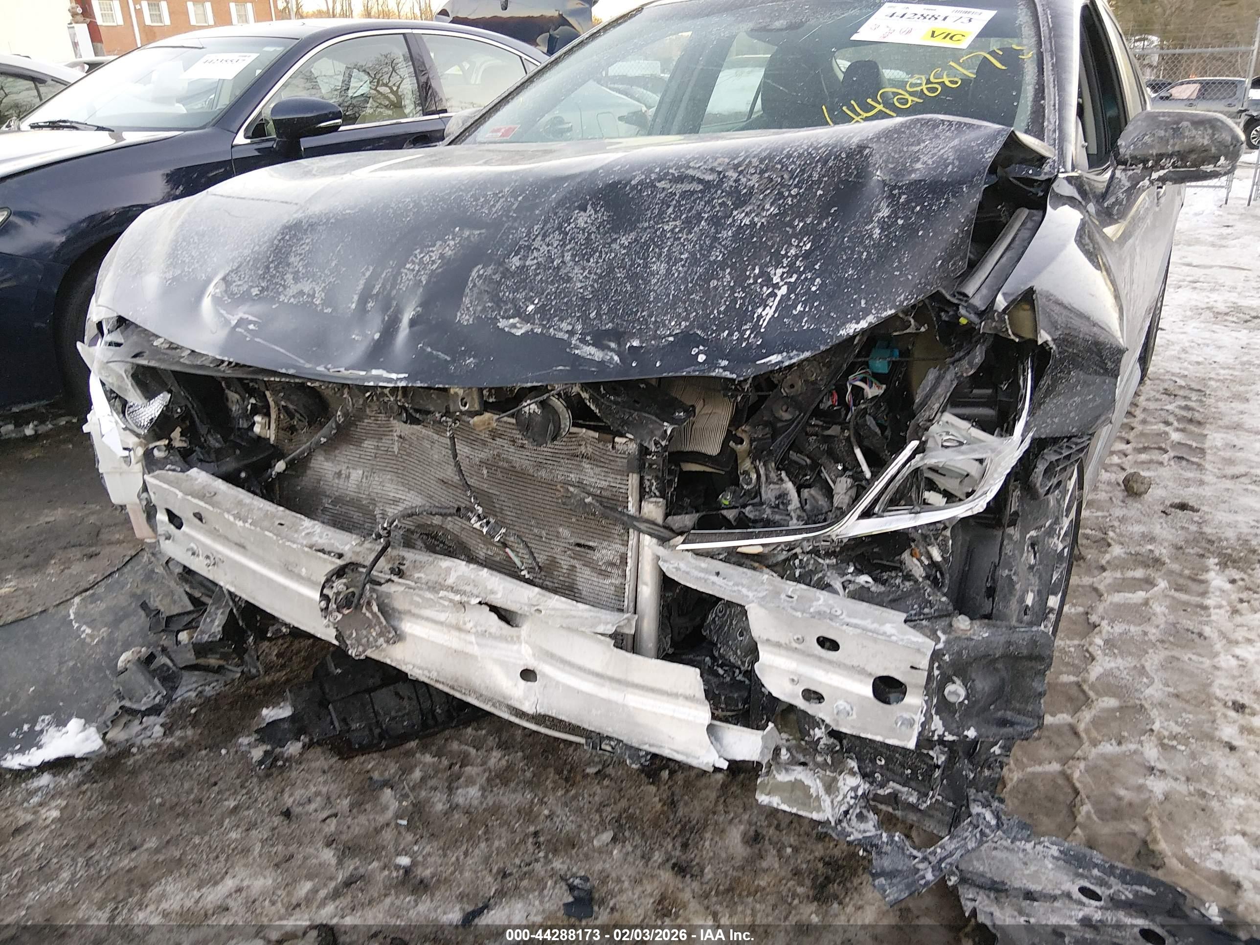 TOYOTA CAMRY image 6