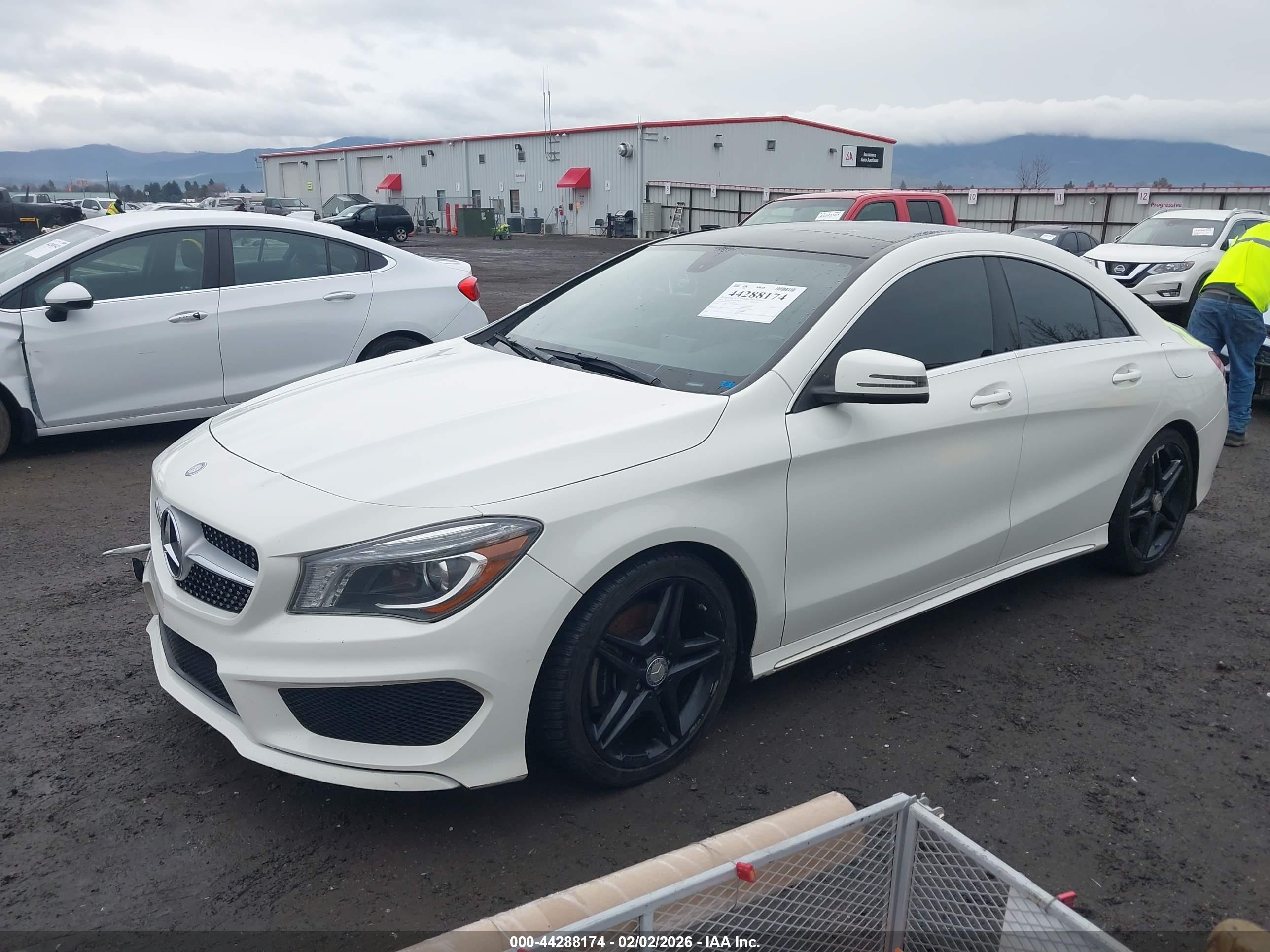 MERCEDES-BENZ CLA image 2