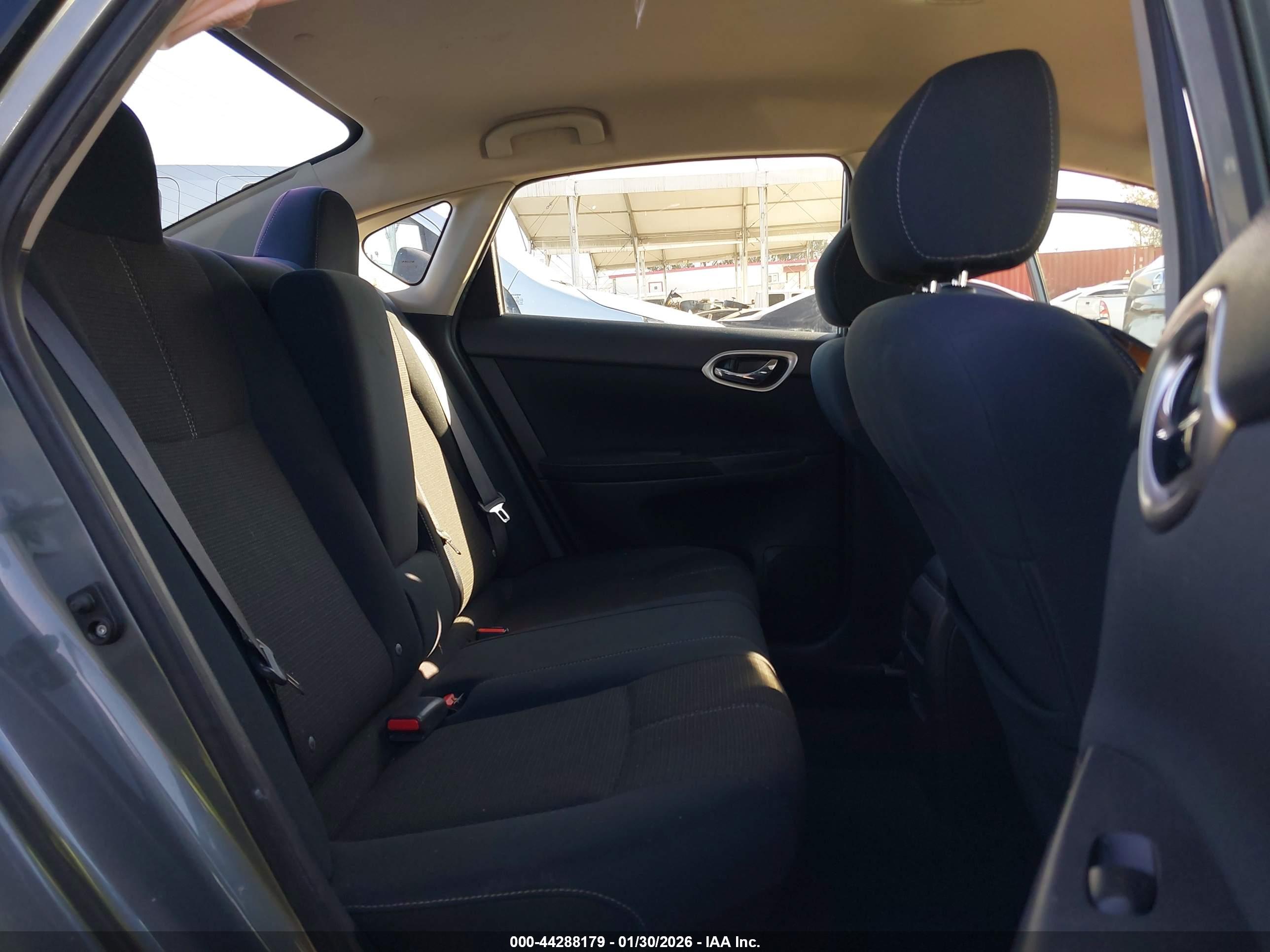 NISSAN SENTRA image 8