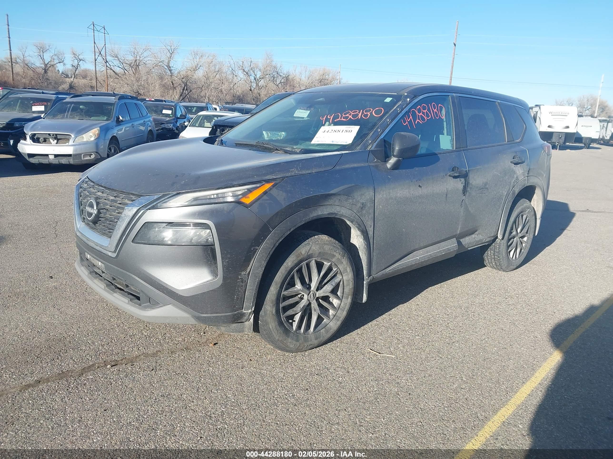 NISSAN ROGUE image 2