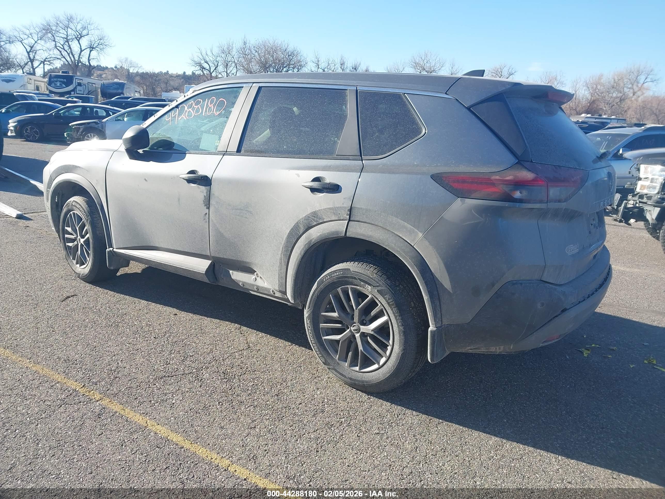 NISSAN ROGUE image 3