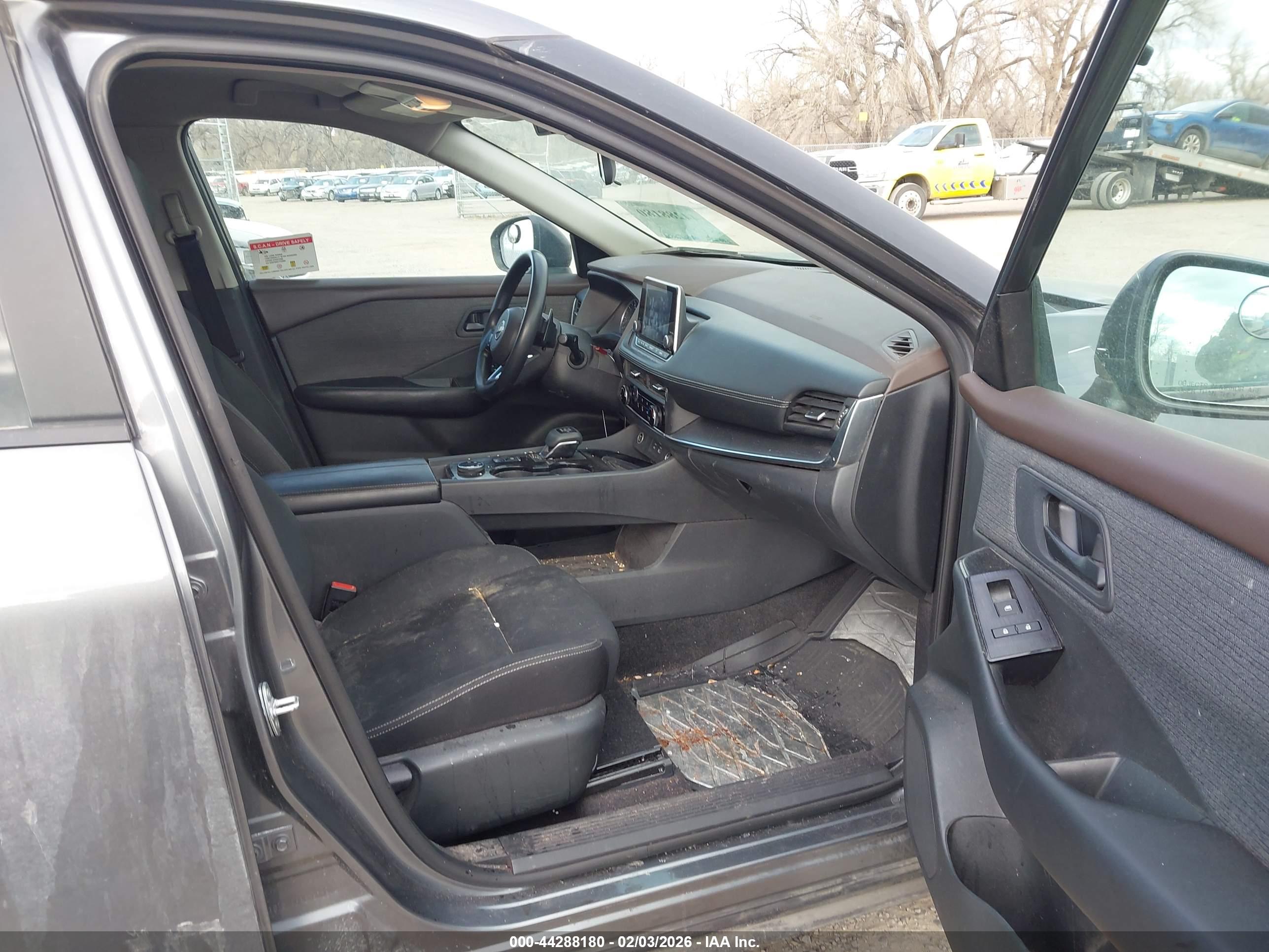 NISSAN ROGUE image 5