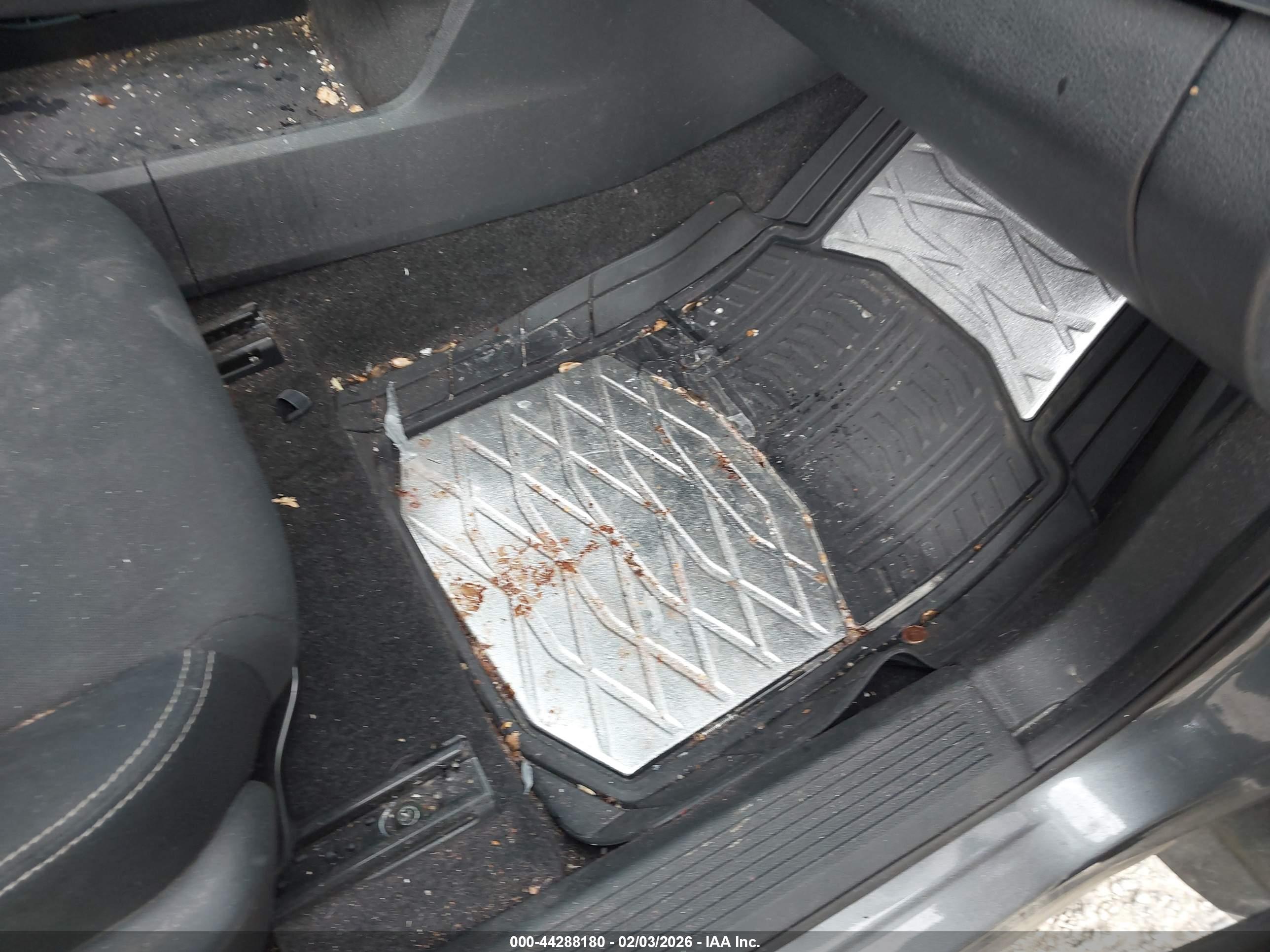 NISSAN ROGUE image 8