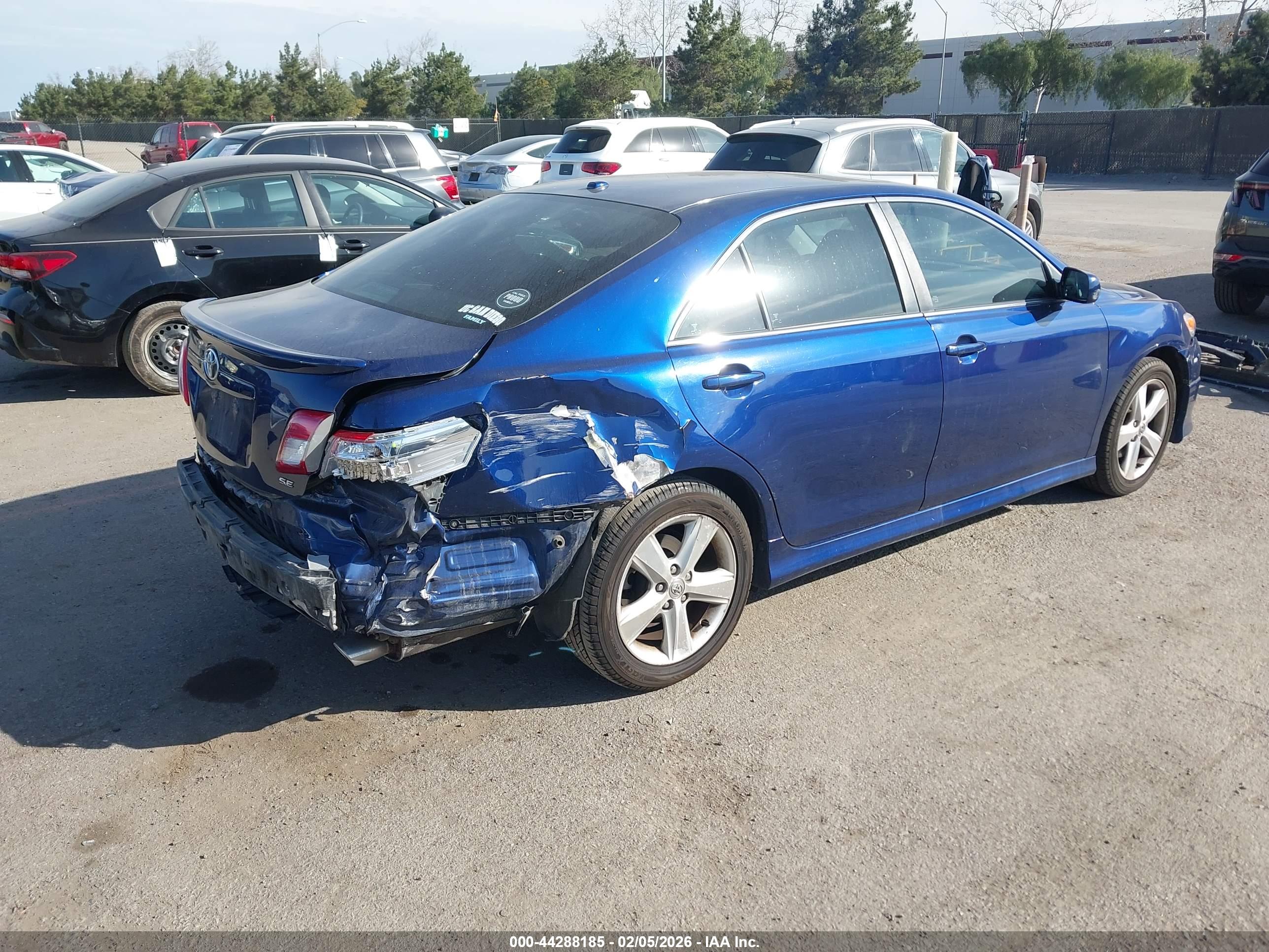 TOYOTA CAMRY image 4