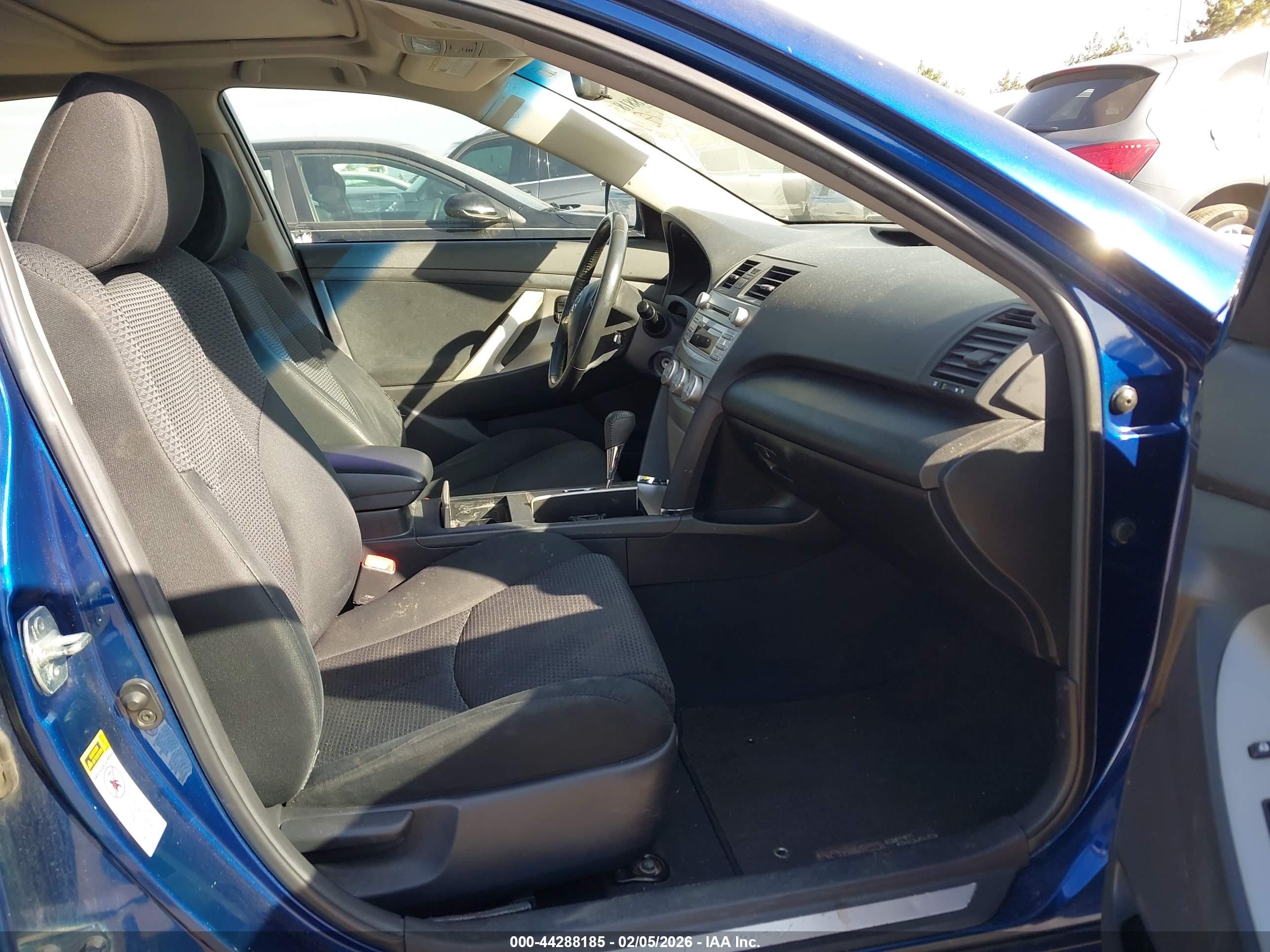 TOYOTA CAMRY image 5