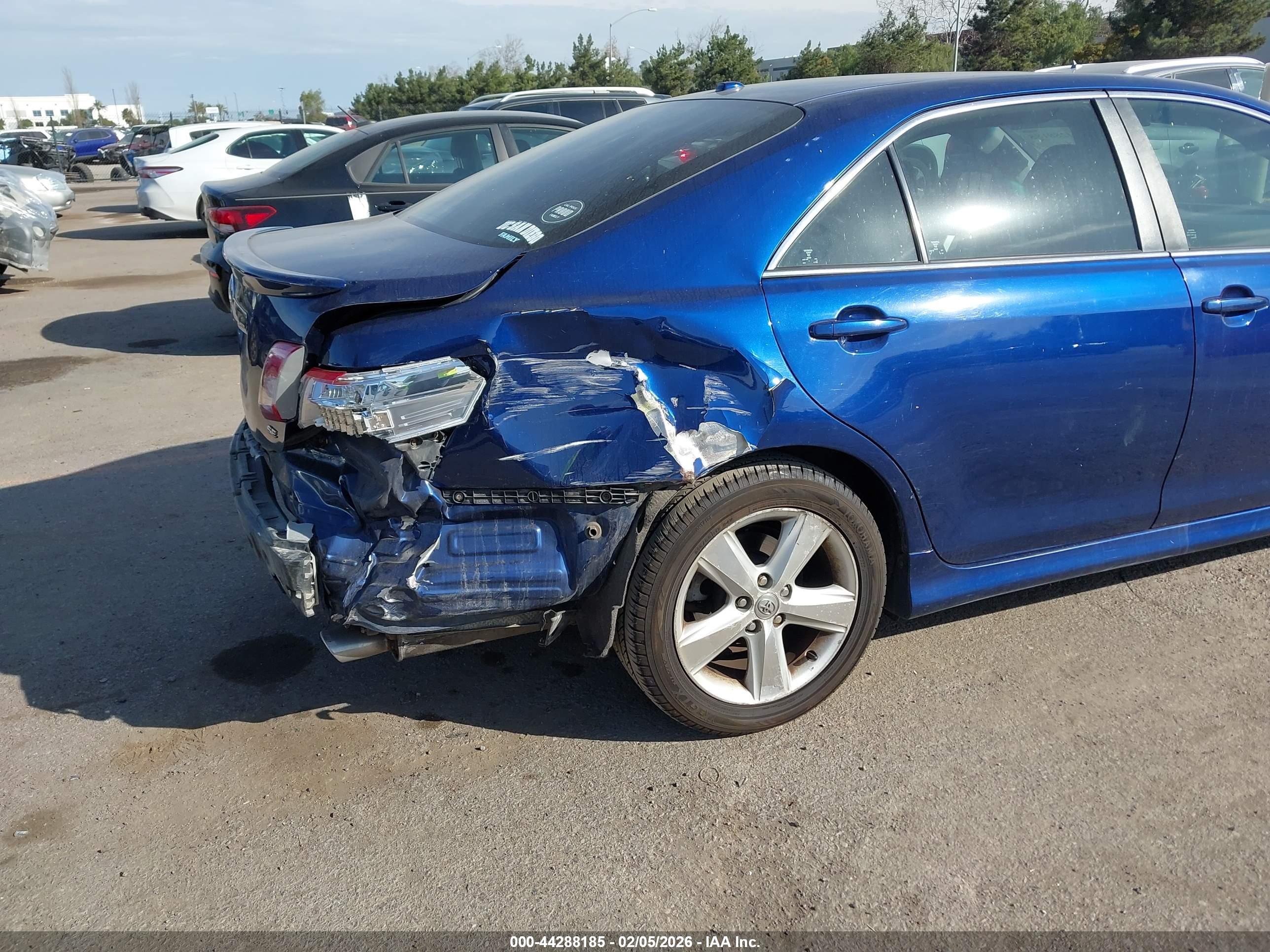 TOYOTA CAMRY image 6