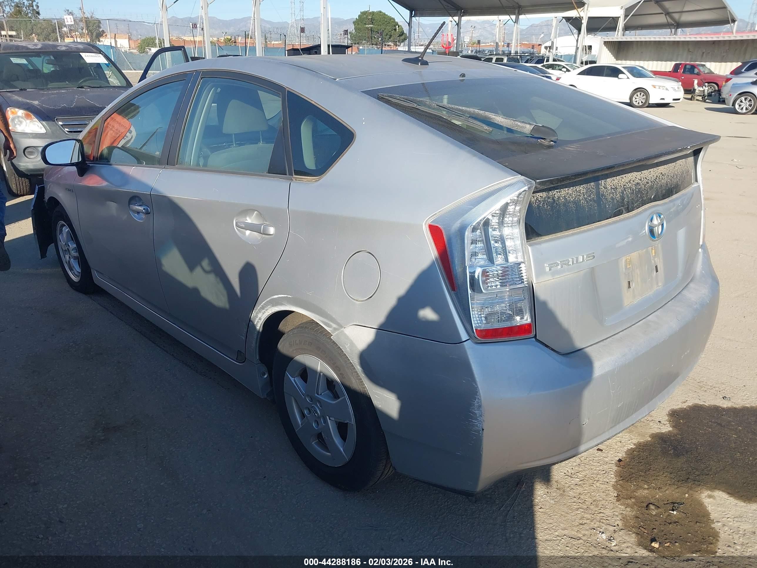 TOYOTA PRIUS image 3