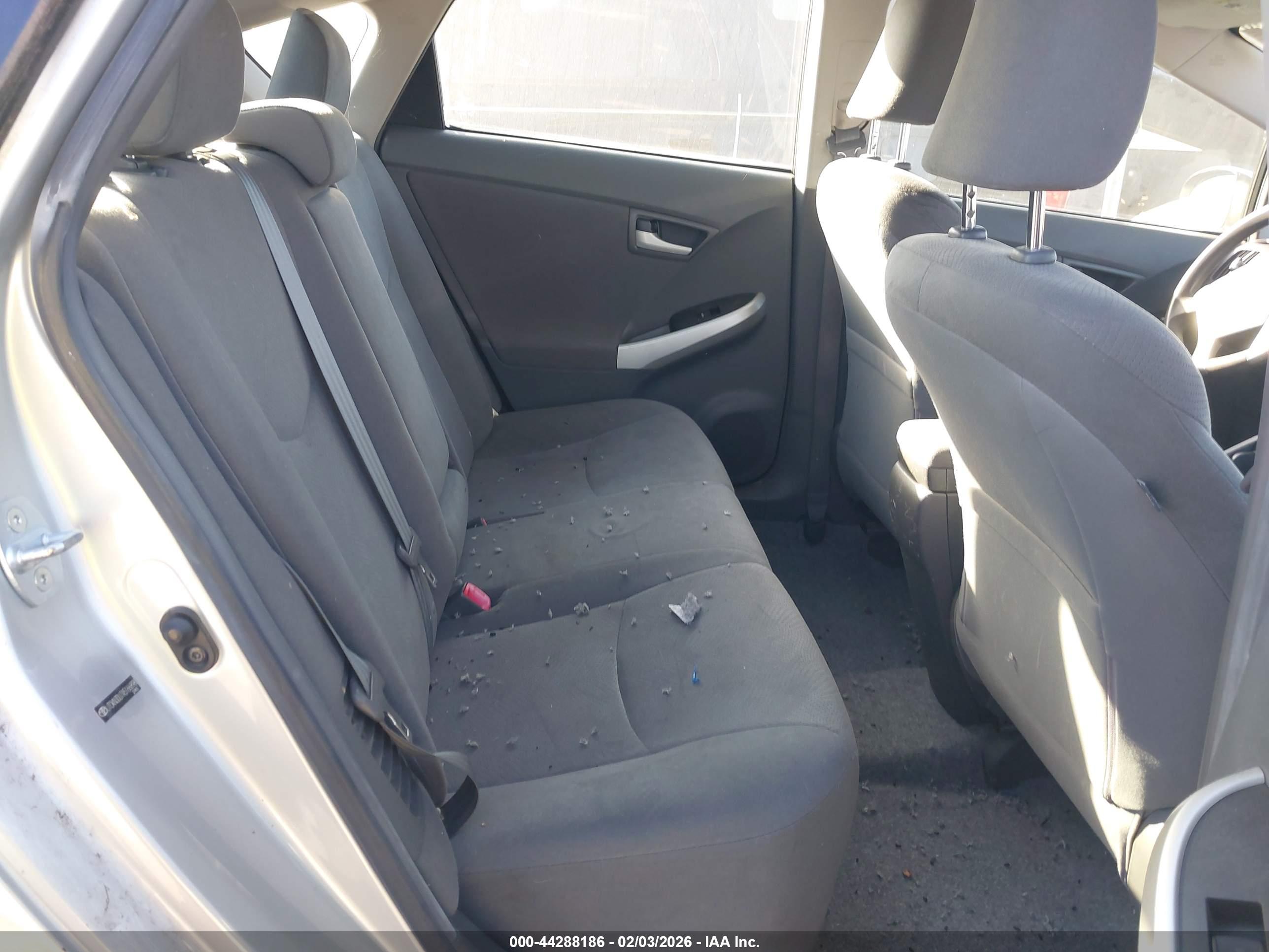 TOYOTA PRIUS image 8