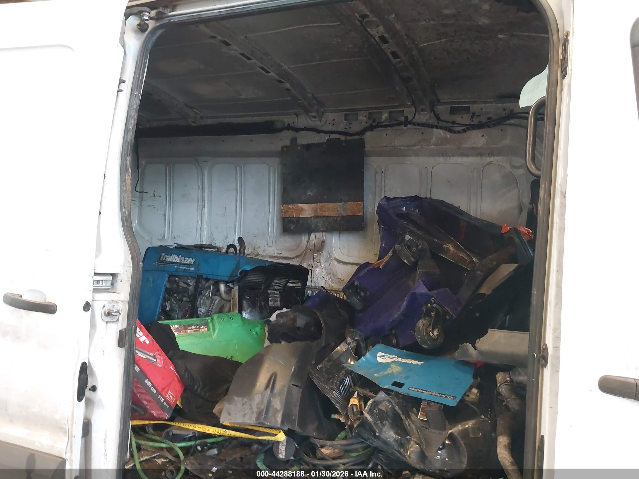 FORD TRANSIT-250 image 8