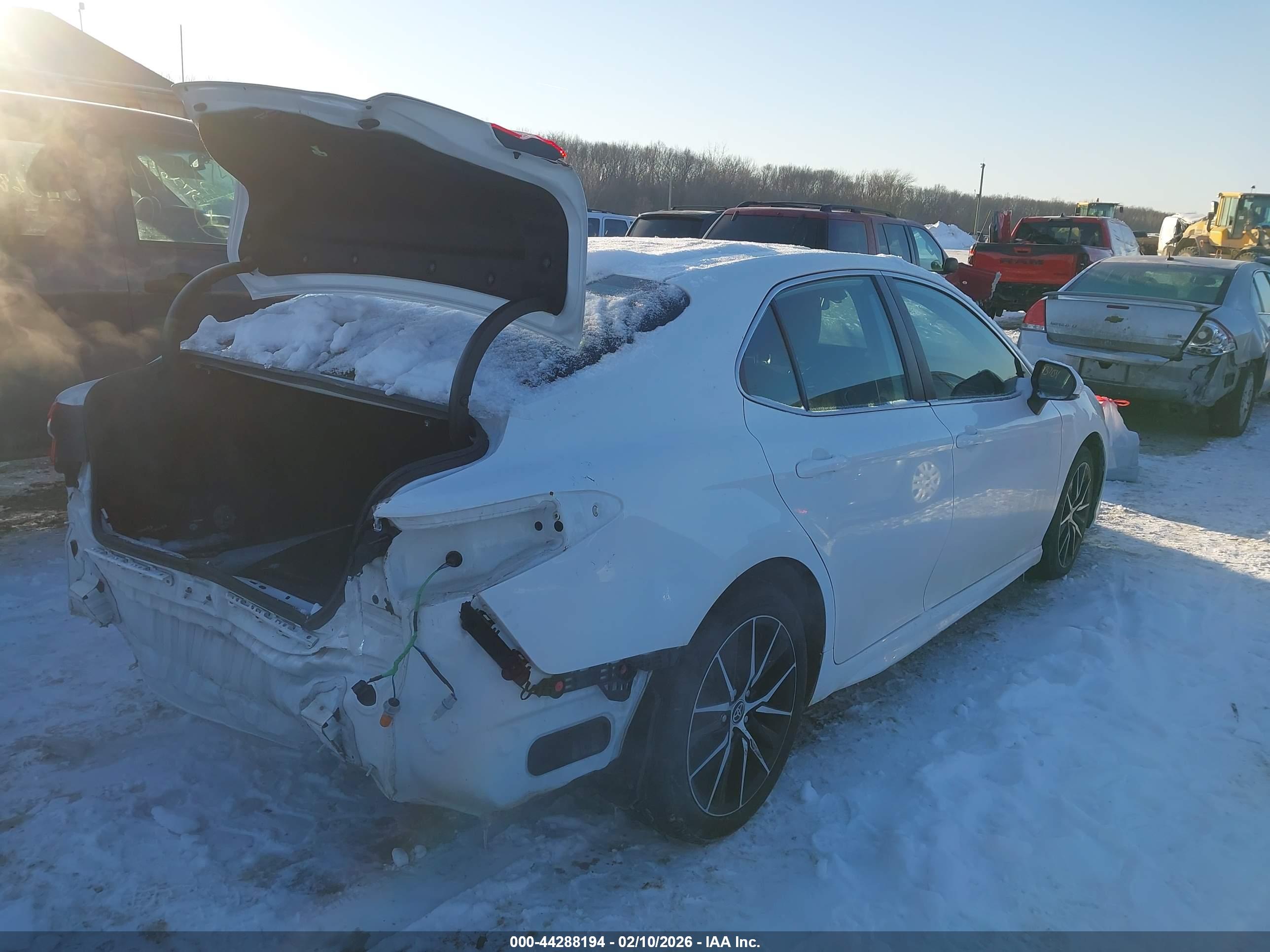 TOYOTA CAMRY image 4