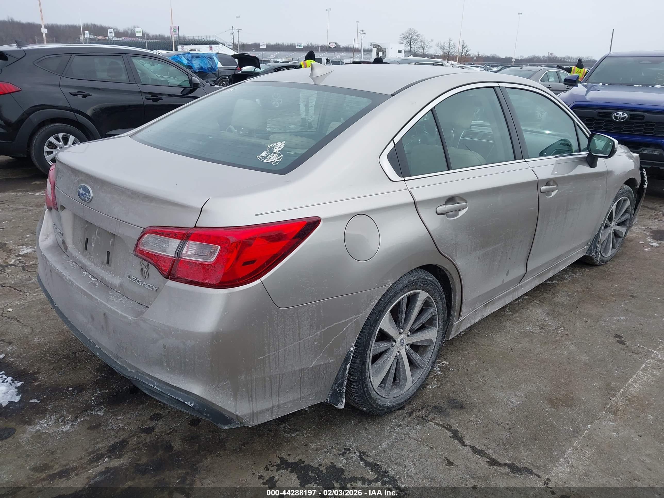 SUBARU LEGACY image 4