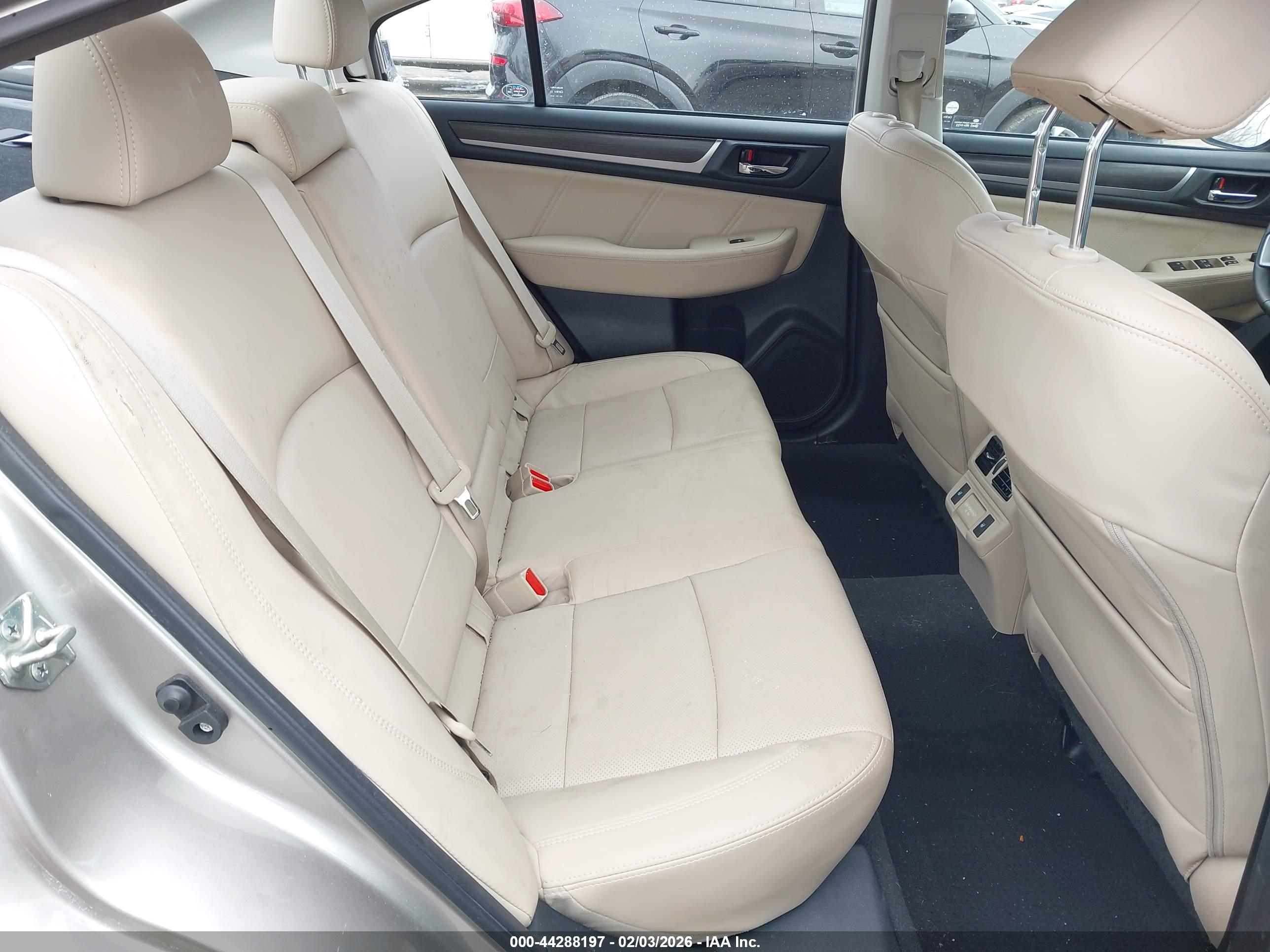 SUBARU LEGACY image 8