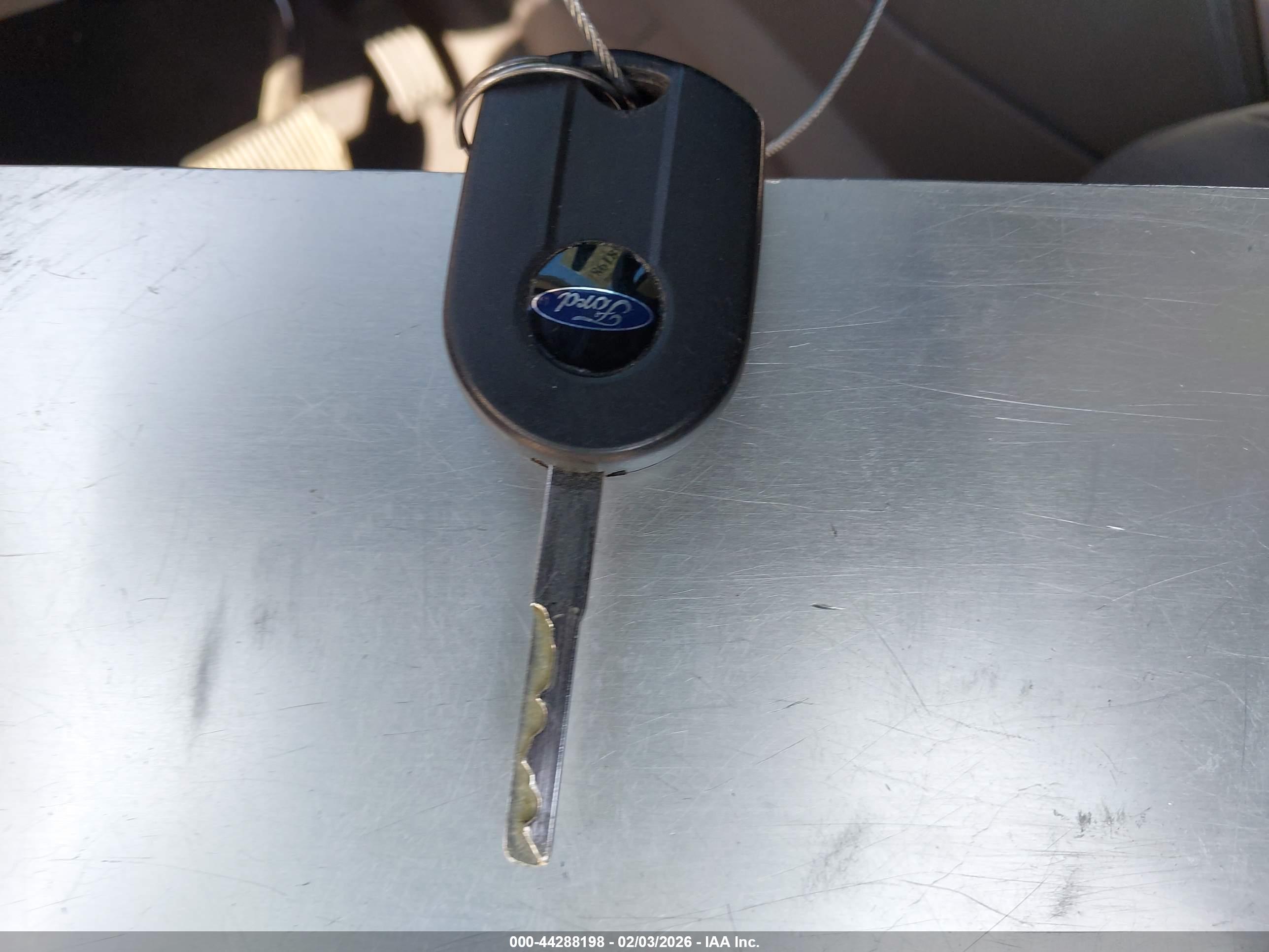 FORD ESCAPE image 11