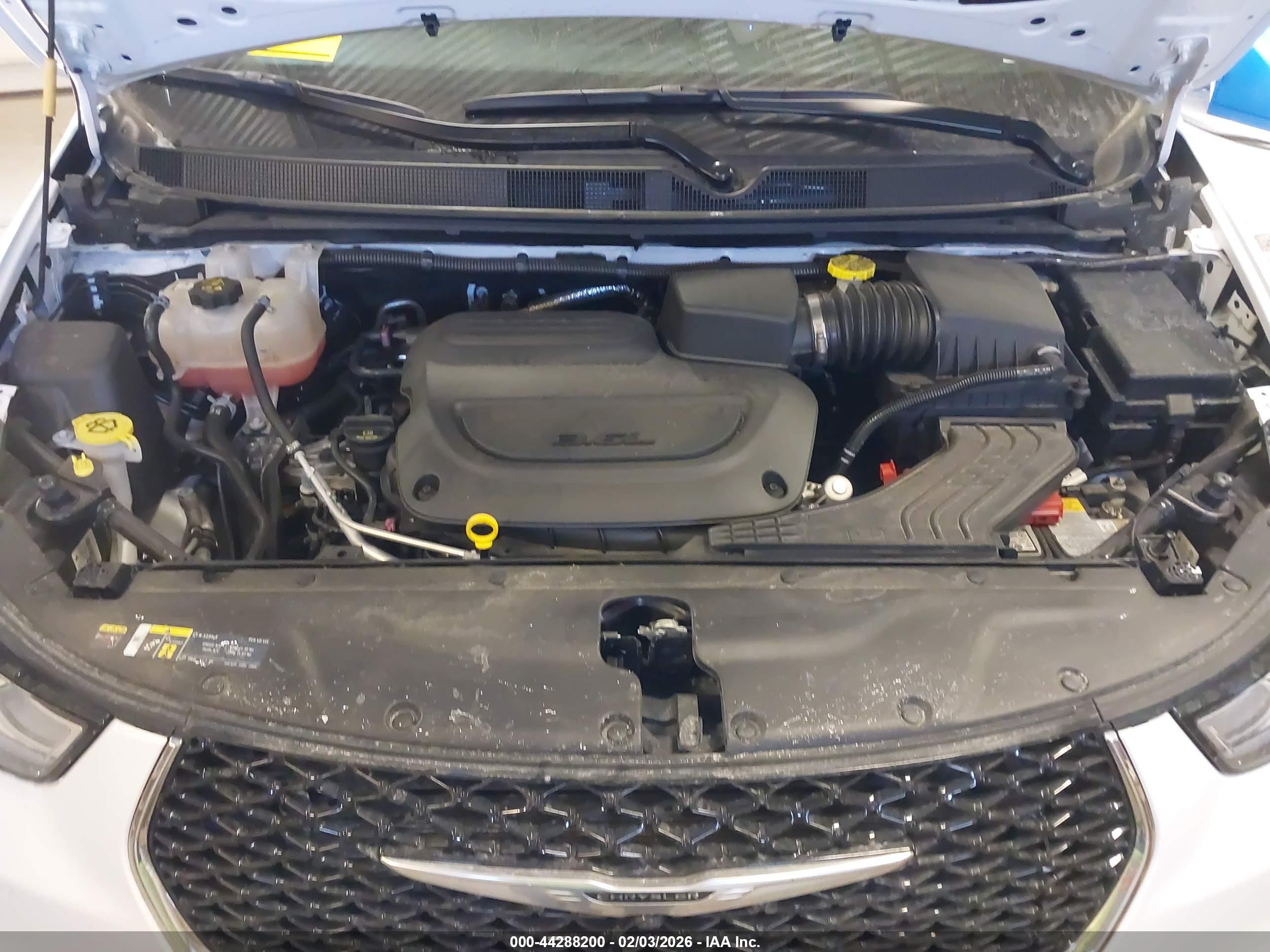 CHRYSLER PACIFICA image 10