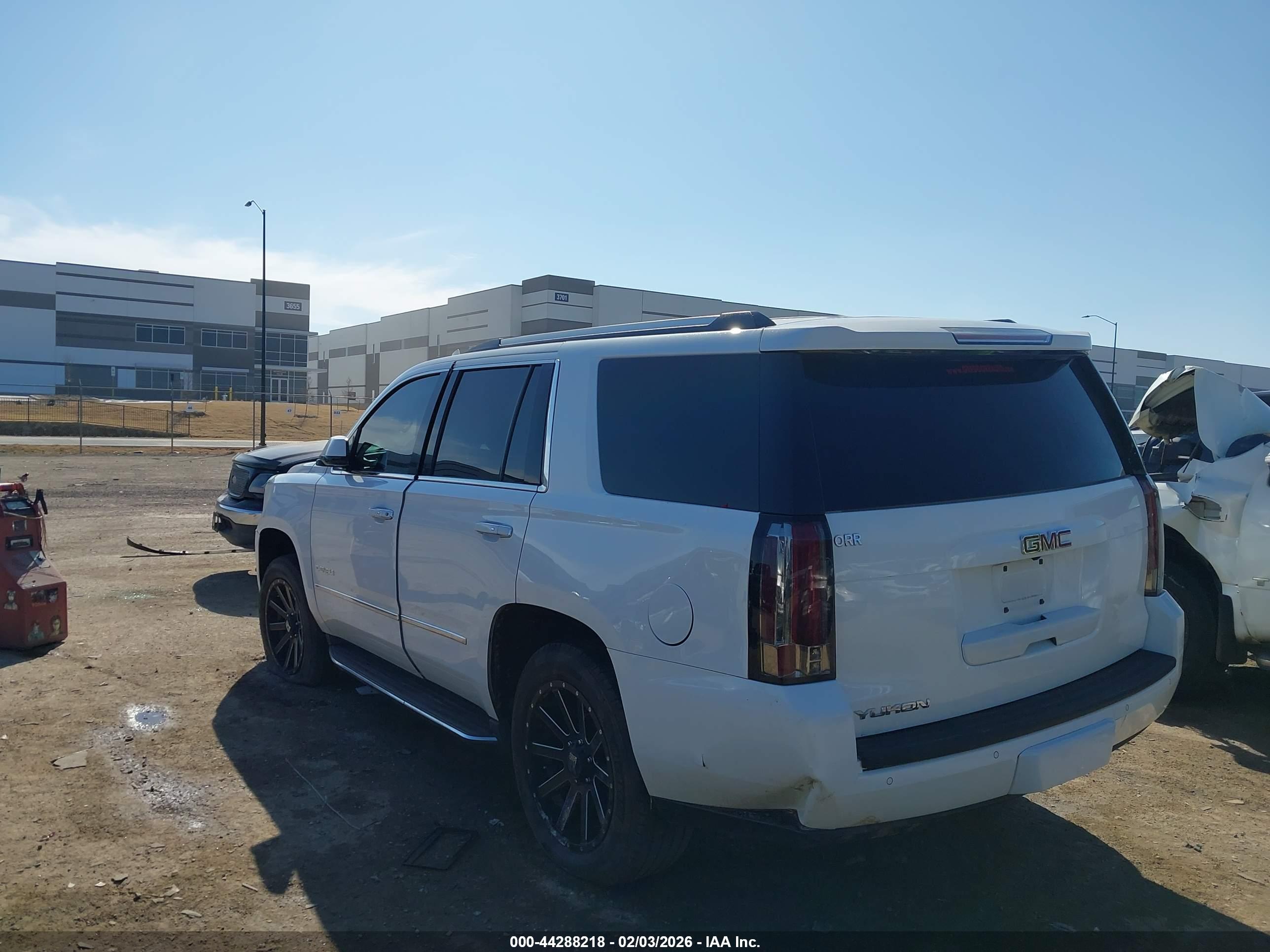 GMC YUKON image 3