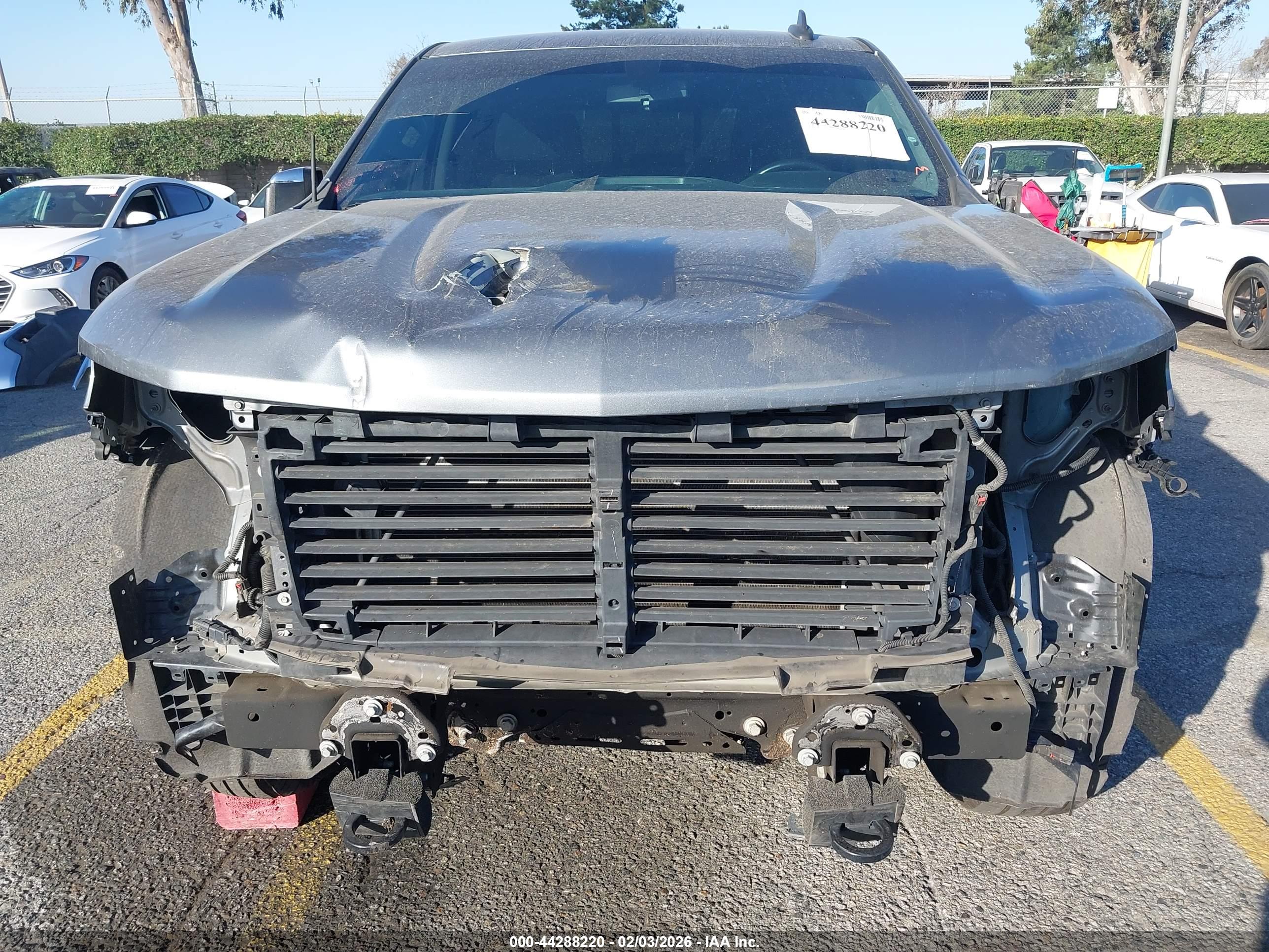 CHEVROLET SILVERADO image 6