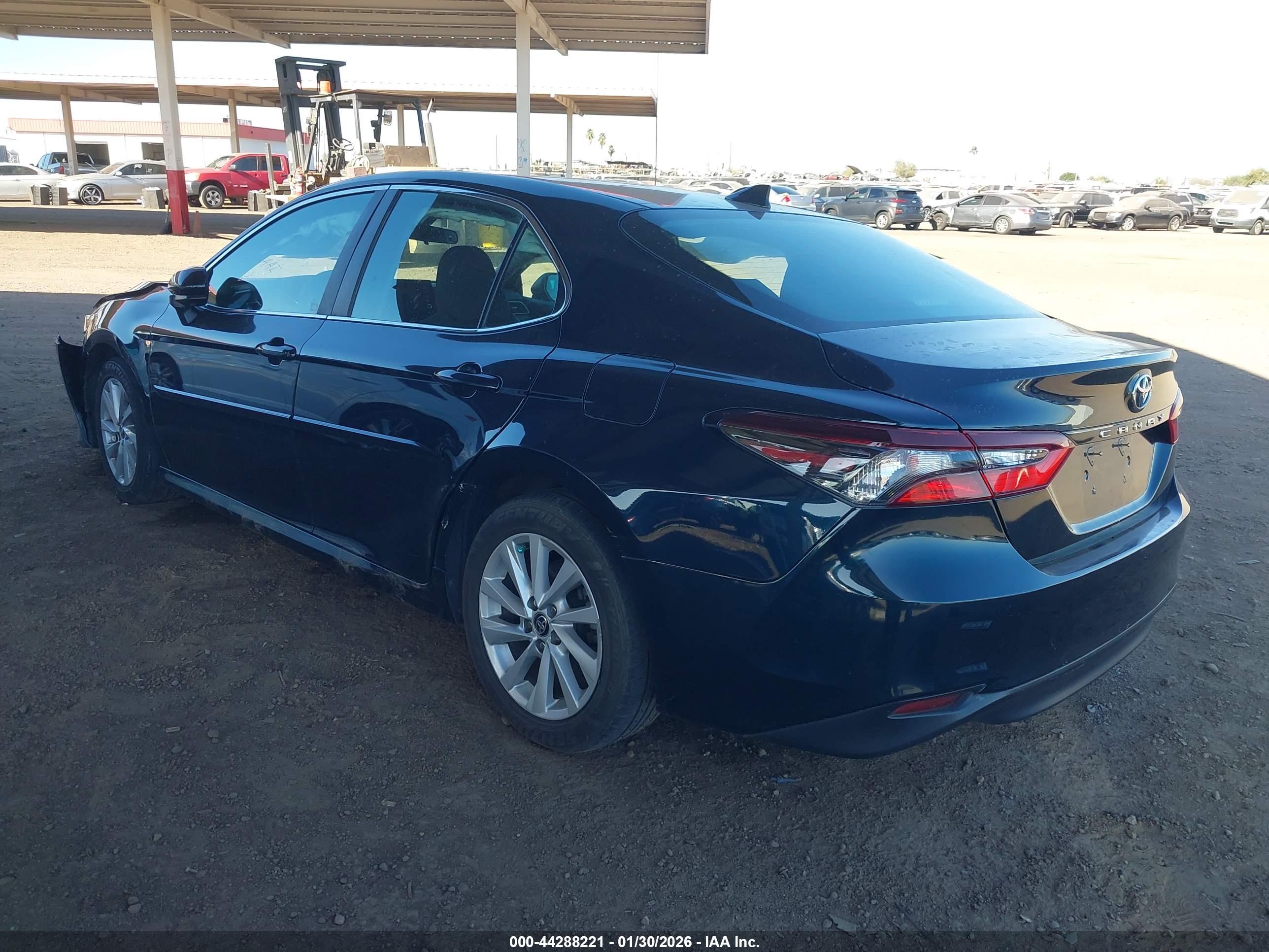 TOYOTA CAMRY image 3