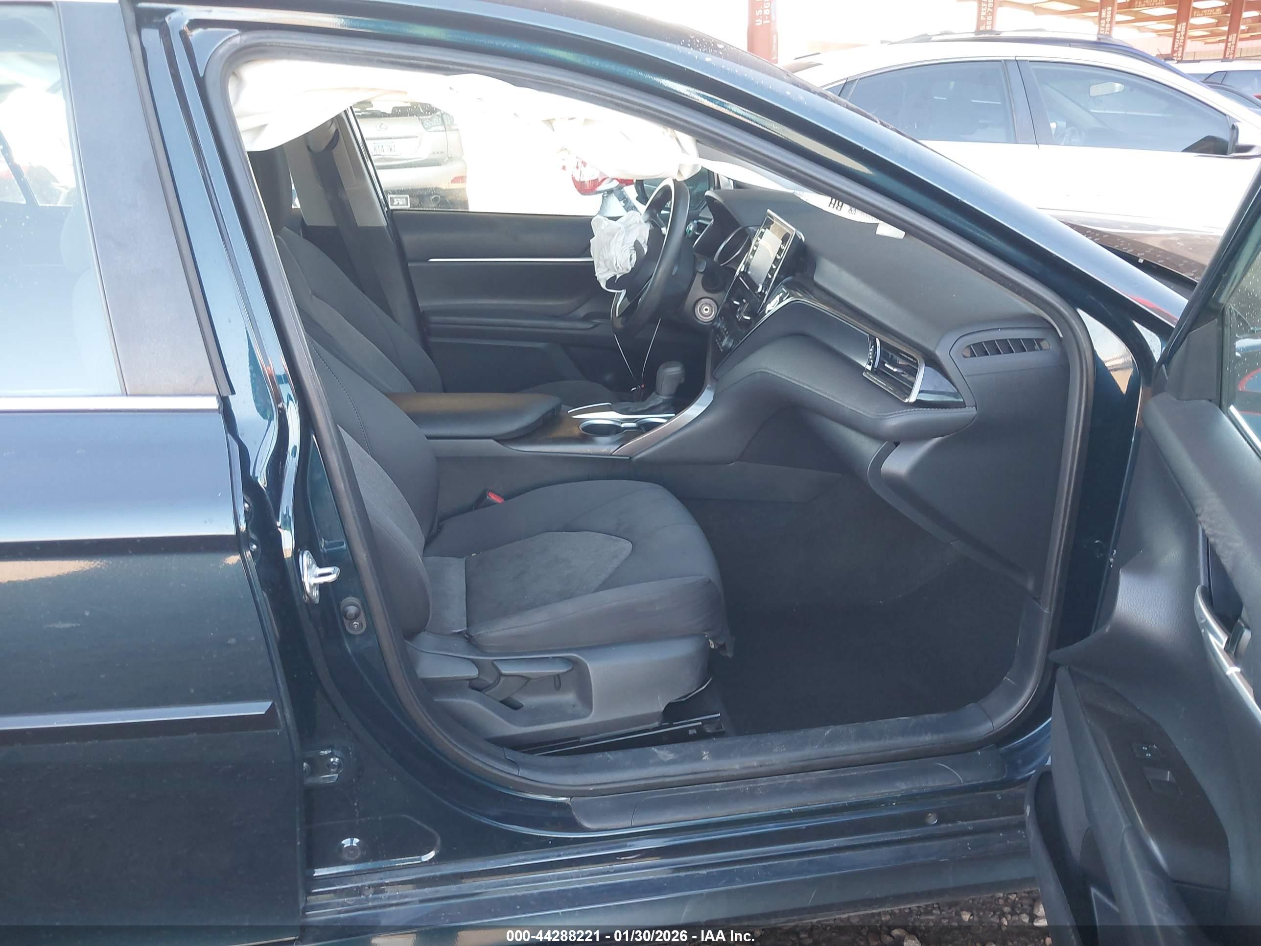 TOYOTA CAMRY image 5