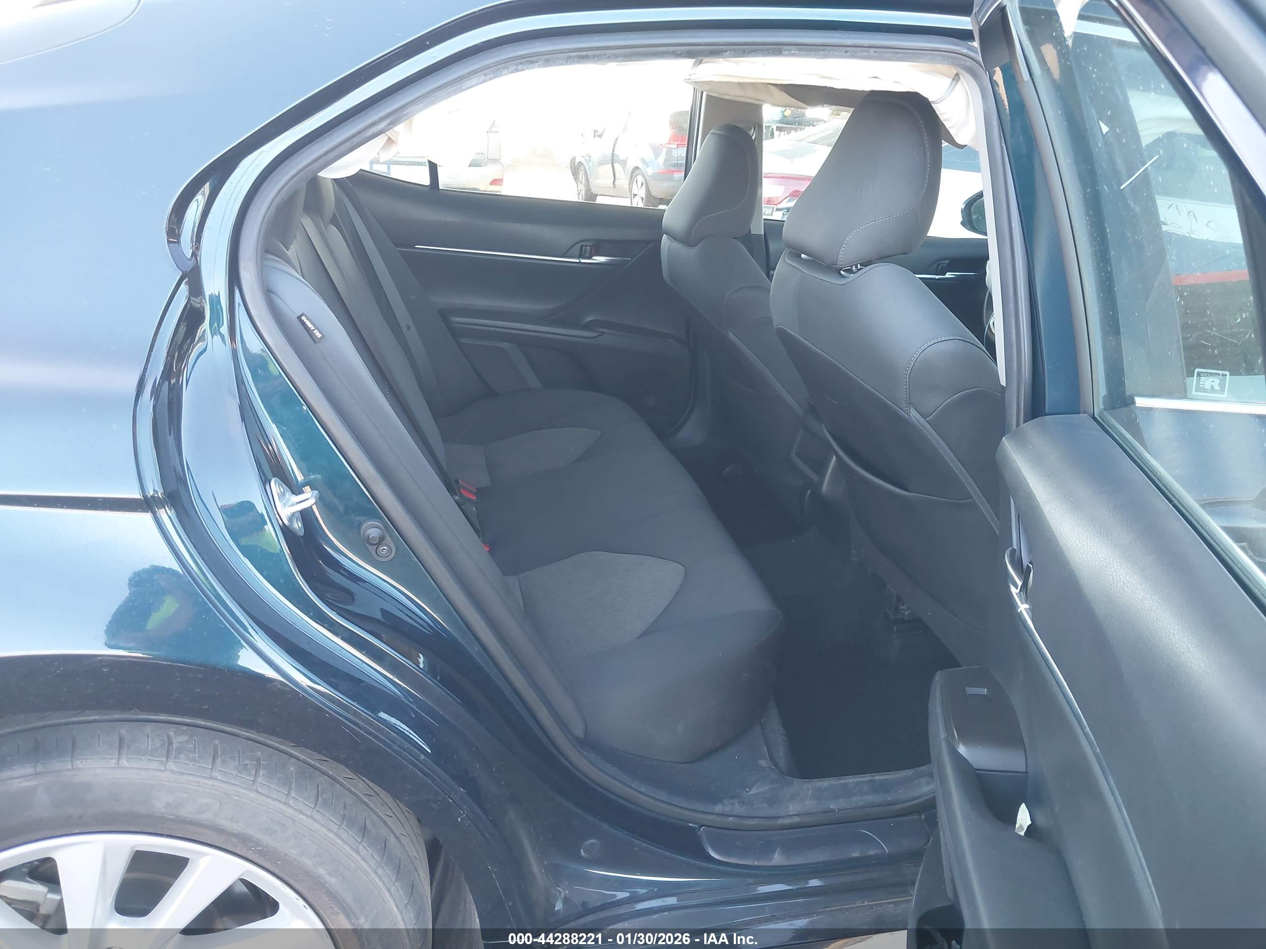 TOYOTA CAMRY image 8
