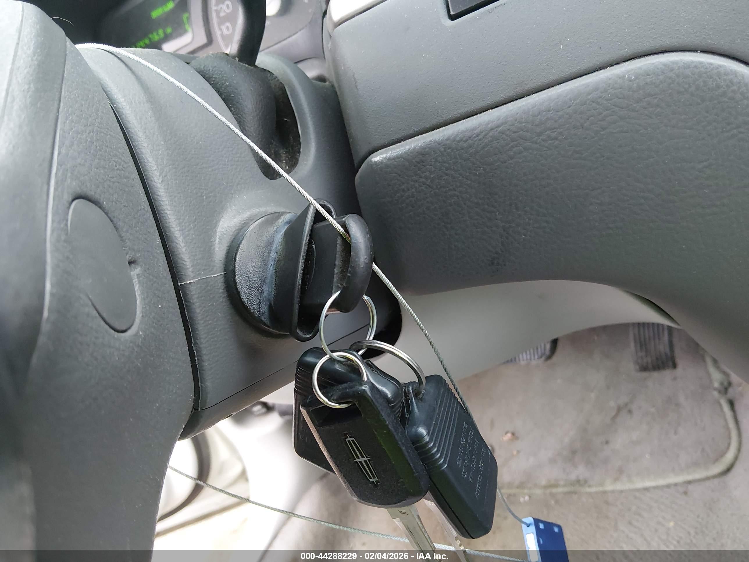 LINCOLN TOWN image 11