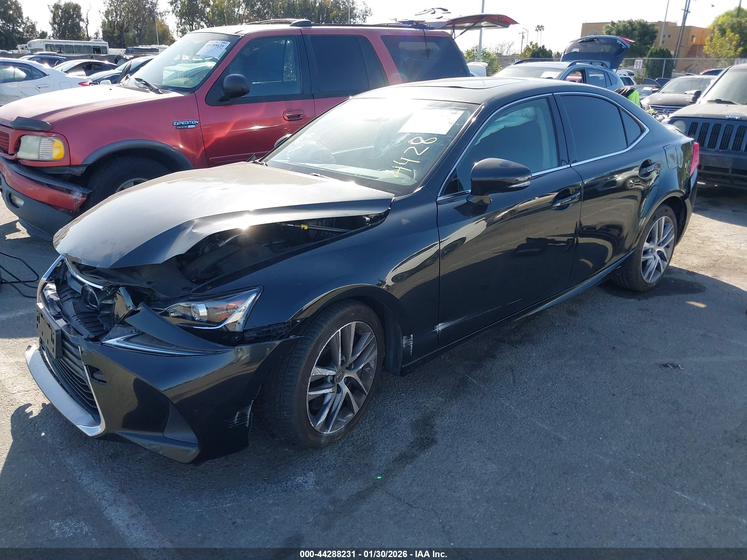 LEXUS IS image 2