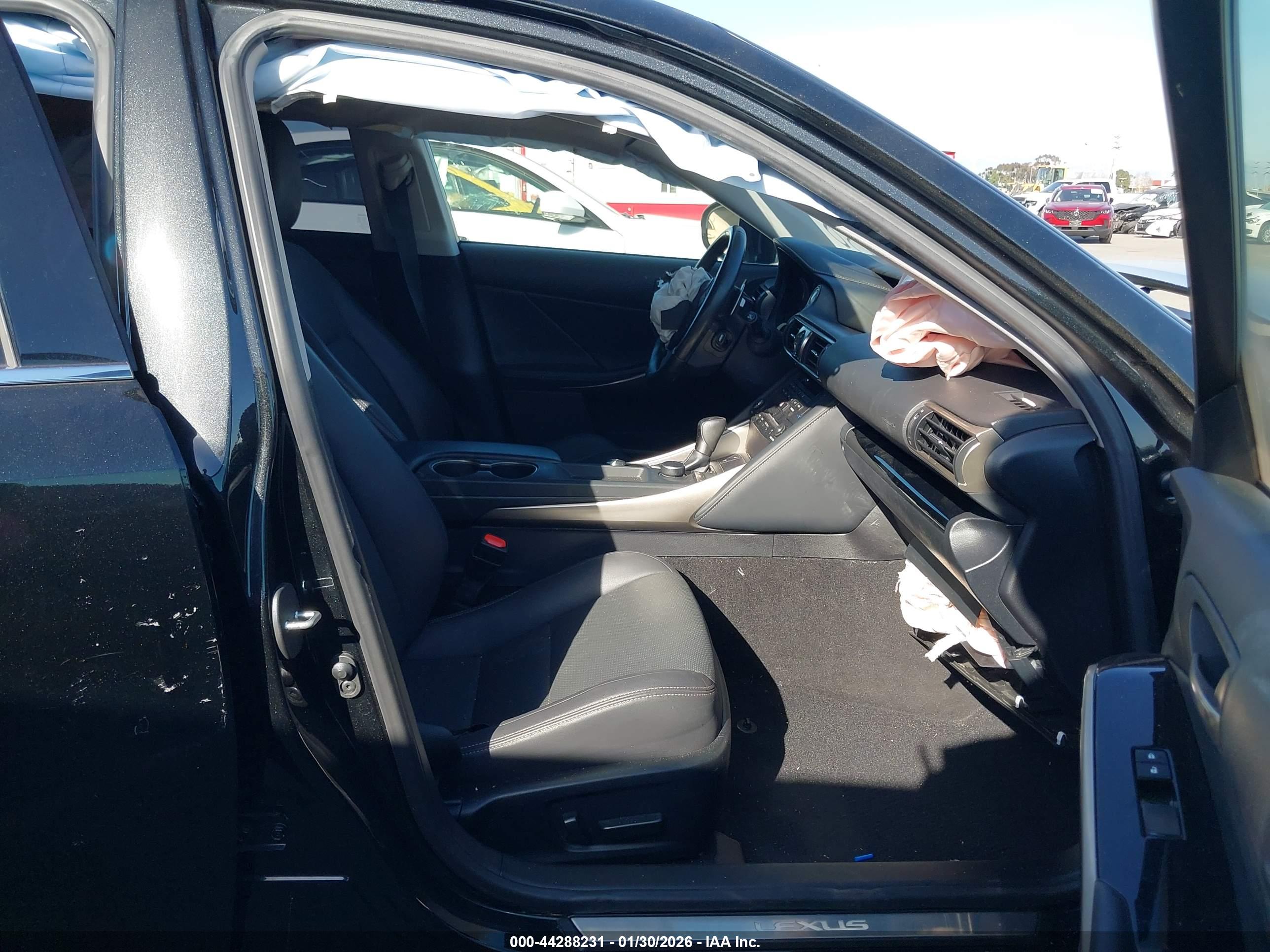 LEXUS IS image 5