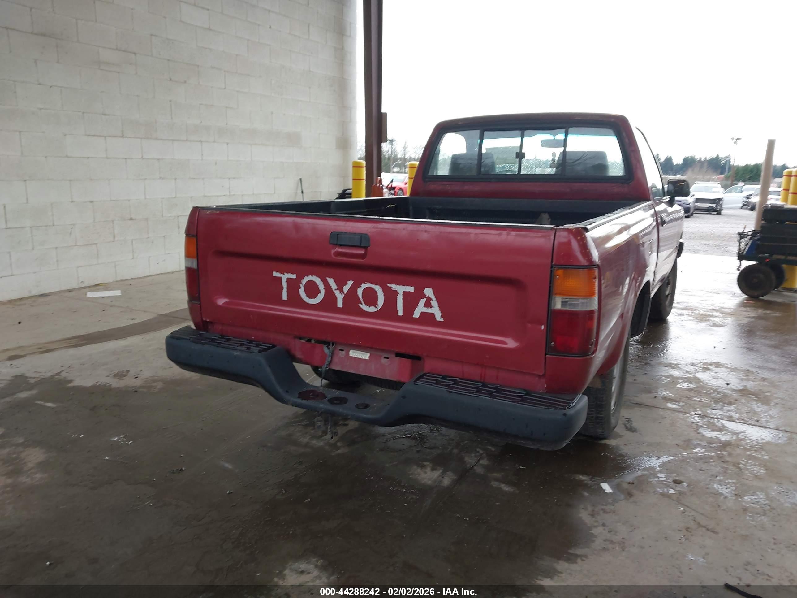 TOYOTA PICKUP image 4