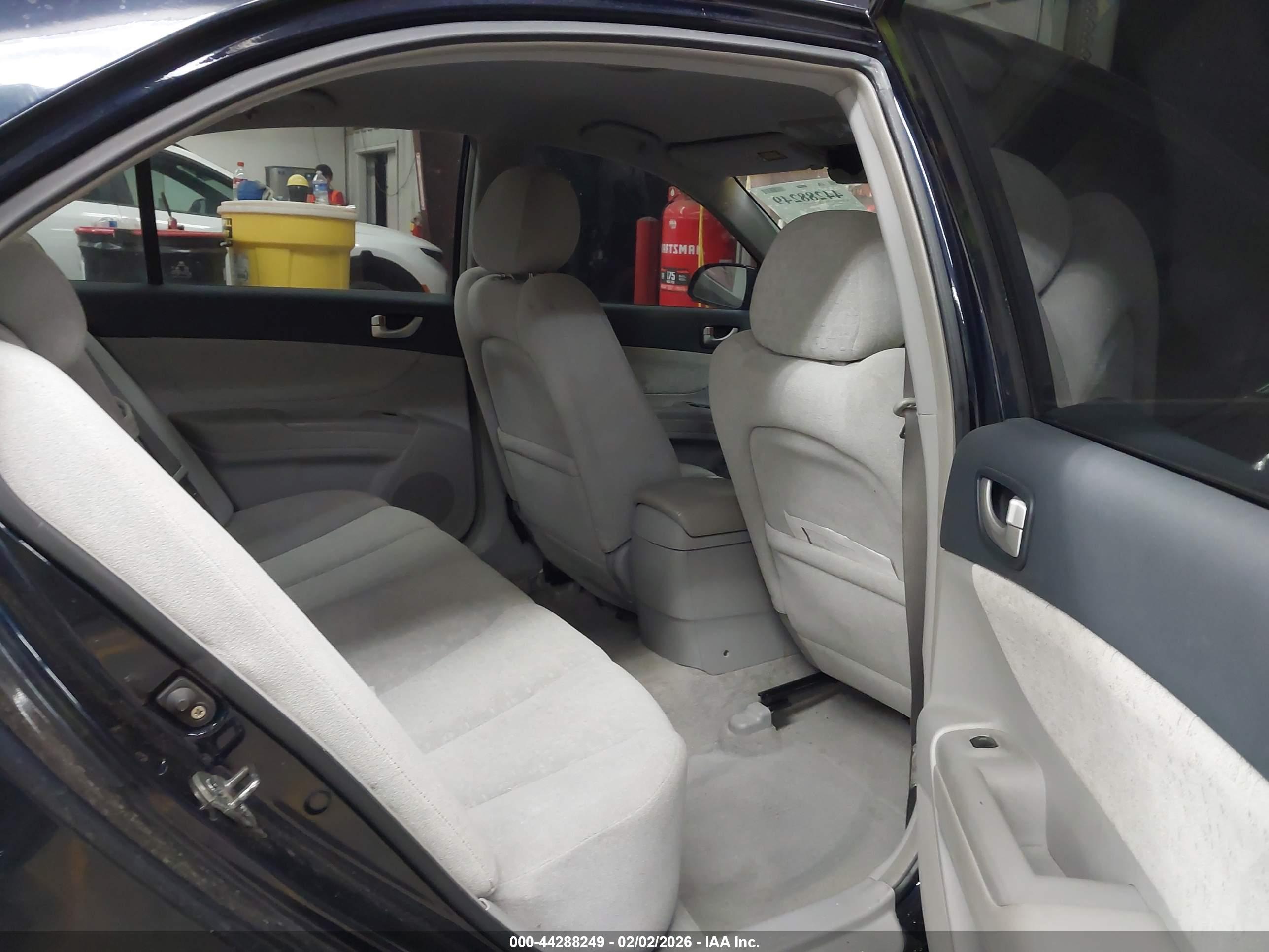 HYUNDAI SONATA image 8