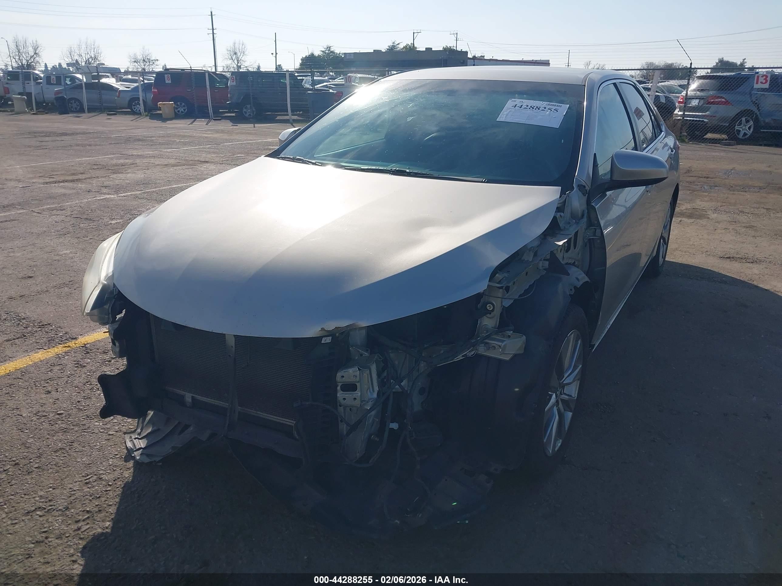 TOYOTA CAMRY image 2