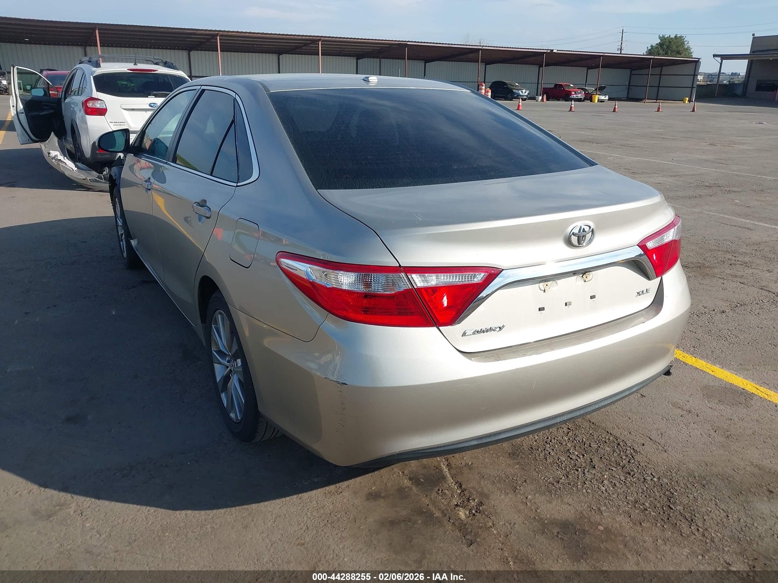 TOYOTA CAMRY image 3