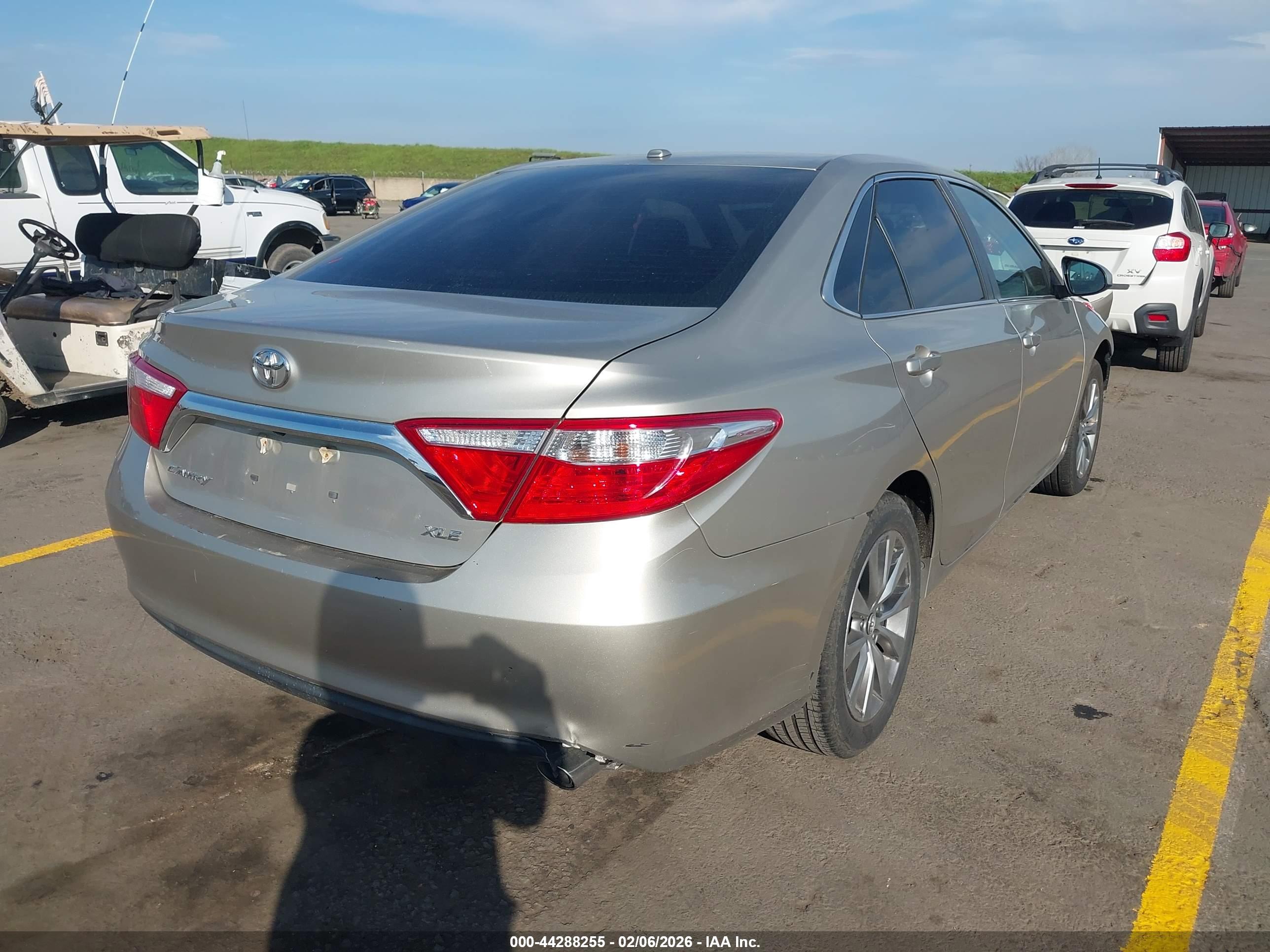 TOYOTA CAMRY image 4